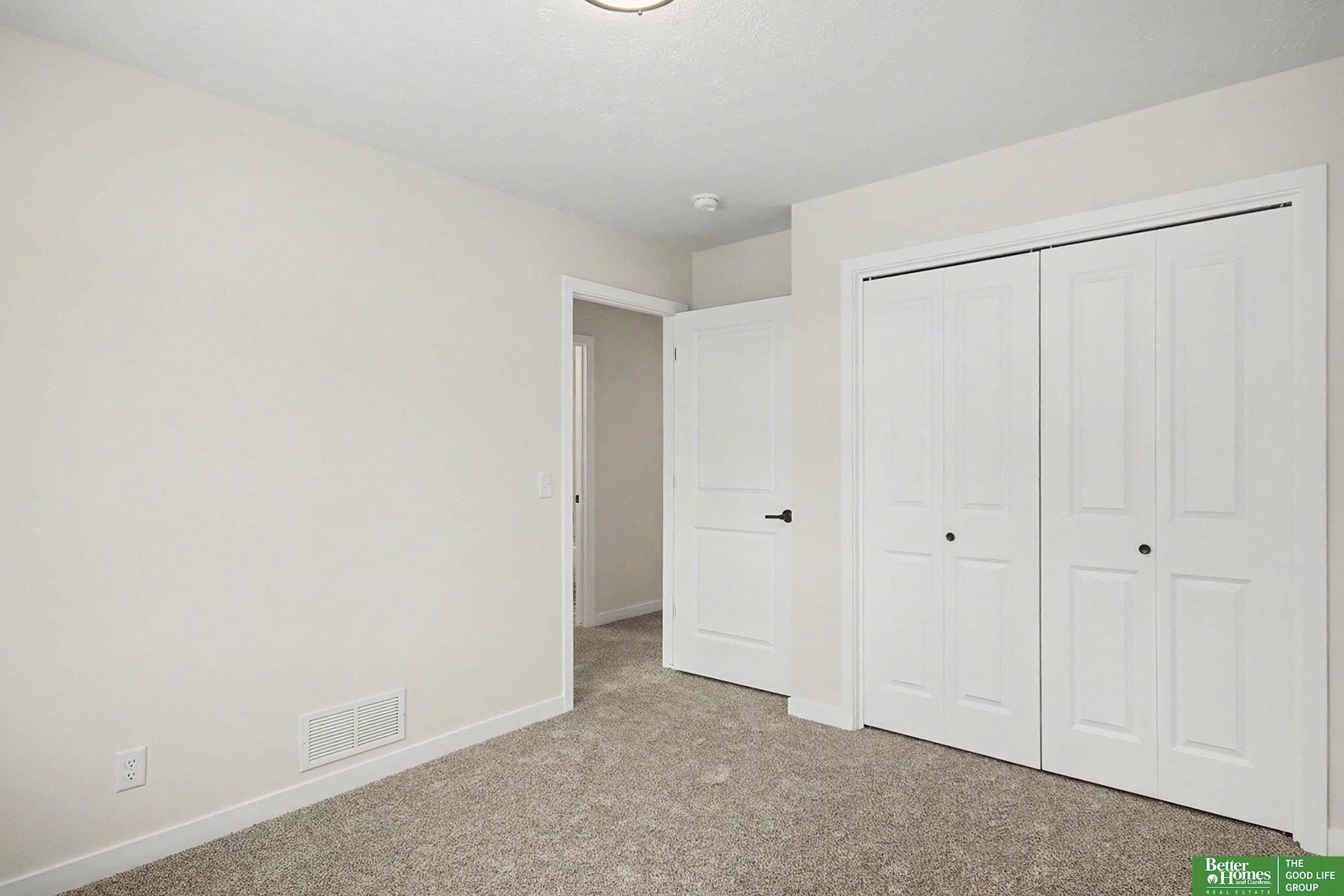 7122 N 79Th Court. Omaha, NE 68122