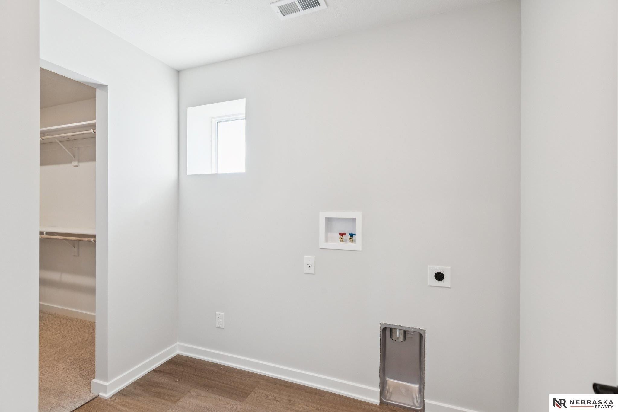 7506 N 176 Avenue. Bennington, NE 68007
