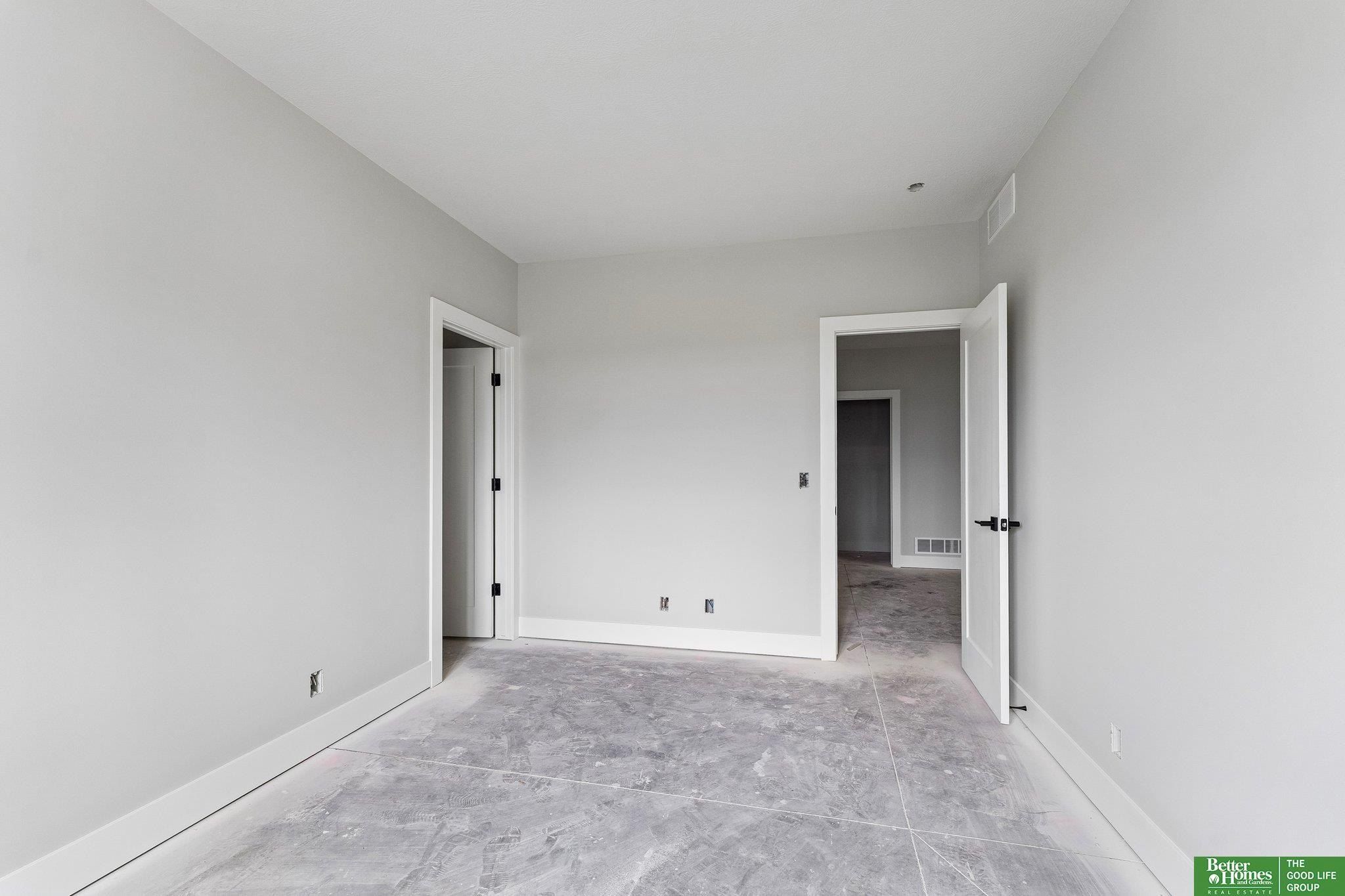 21126 Atwood Avenue. Elkhorn, NE 68022