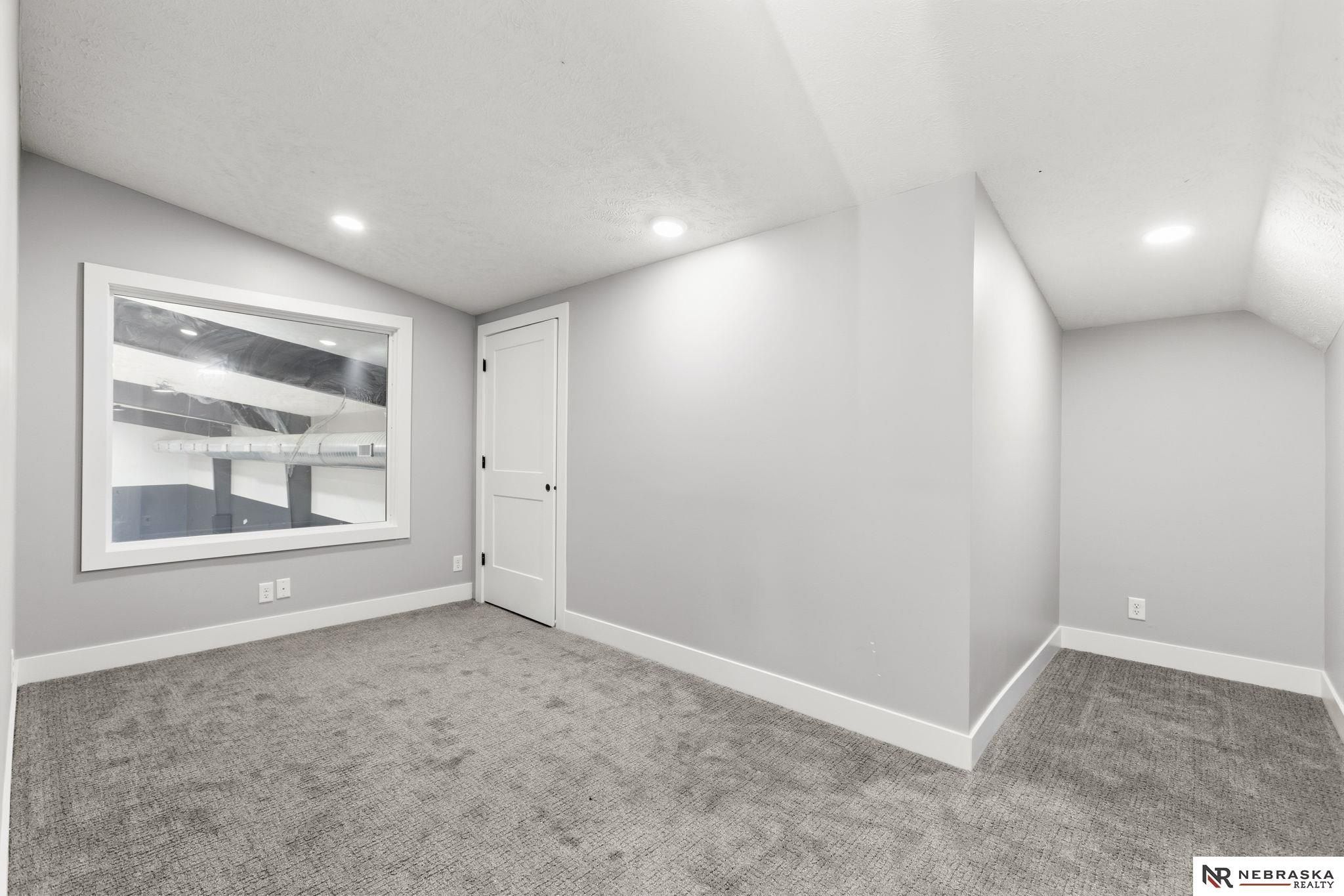 11919 N 184Th Plaza. Bennington, NE 68007