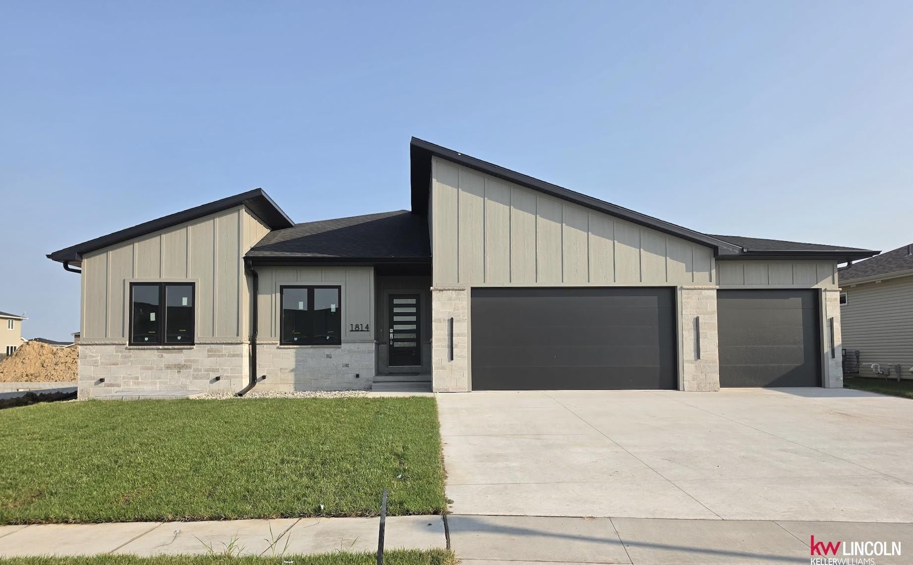 E Th Street. Hickman, NE 68372