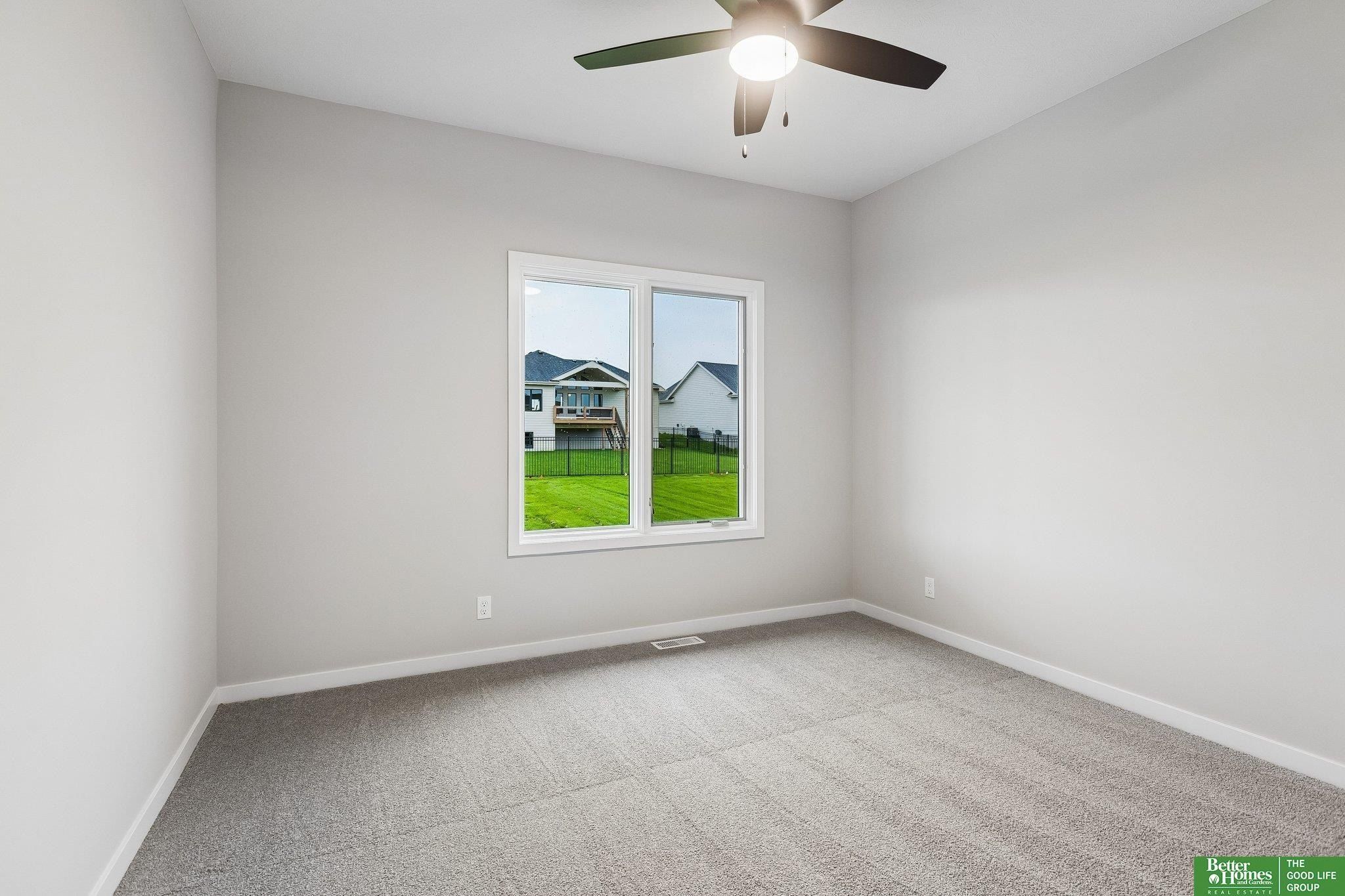 5517 N 213Th Avenue. Elkhorn, NE 68022