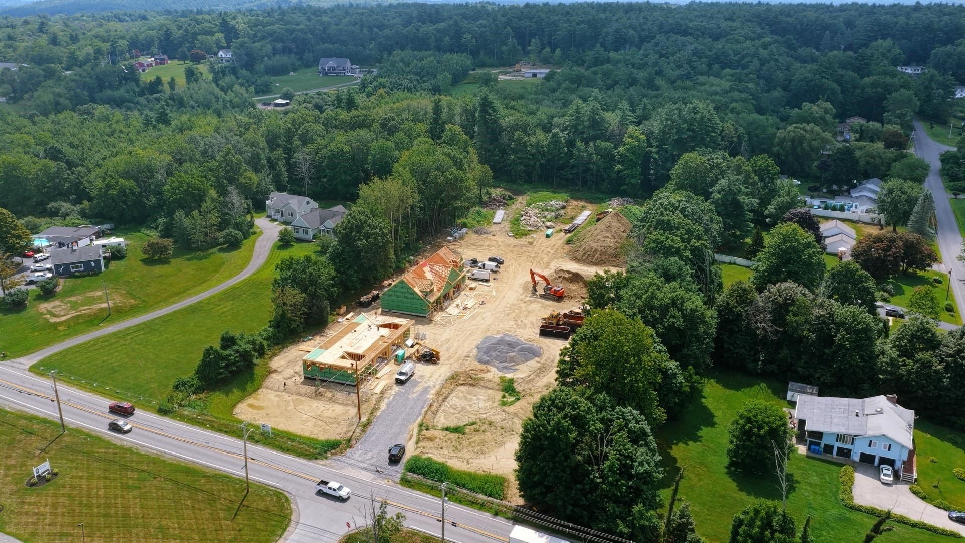 4 Meredith Lane. Pelham, NH 03076