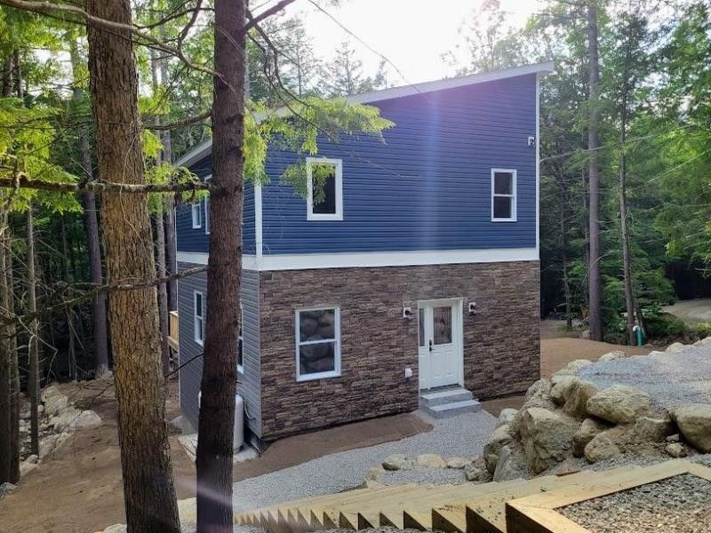 56 Huntington Drive. Hillsborough, NH 03244