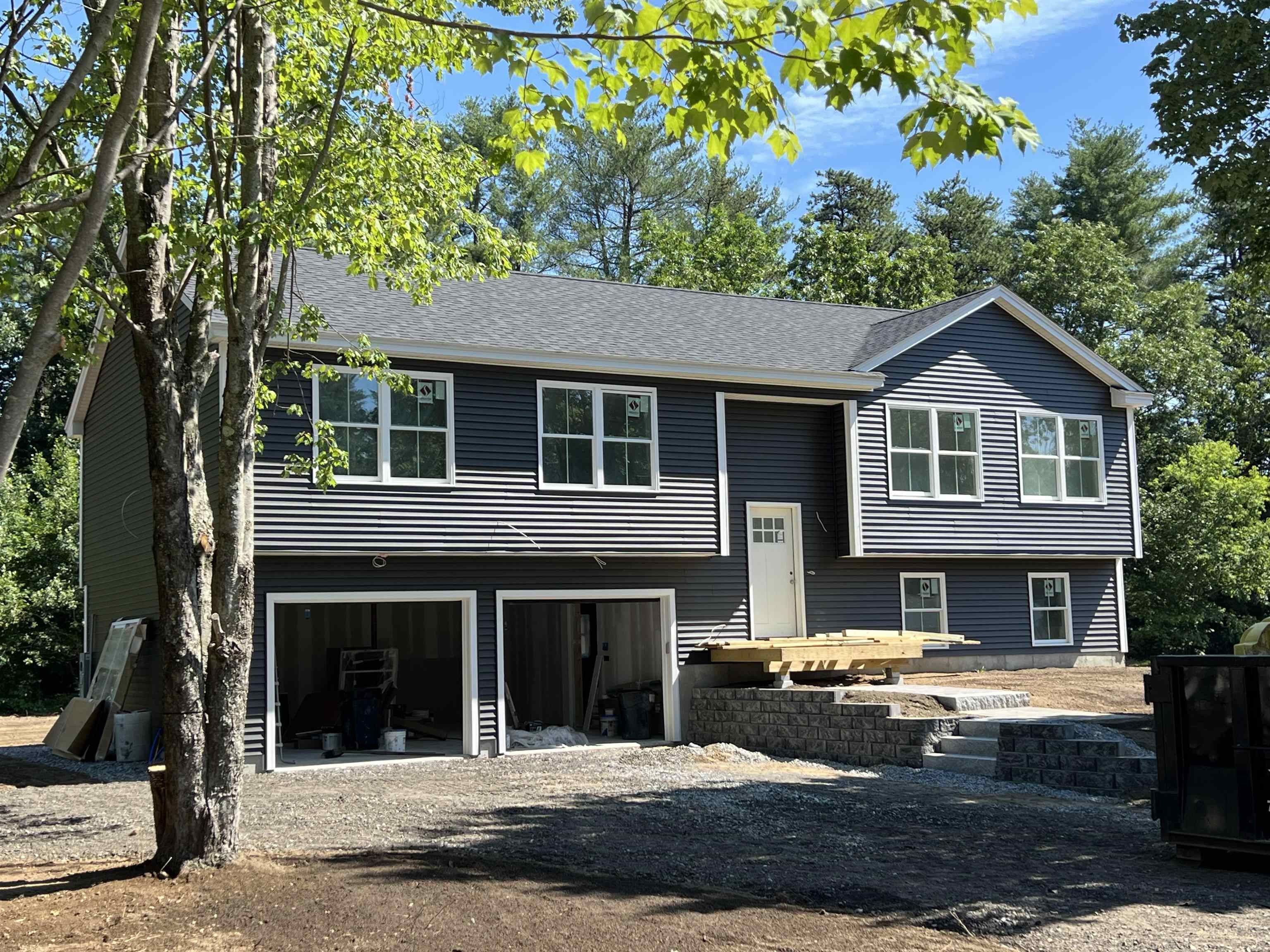 28 Hickory Hill Road. Epping, NH 03042