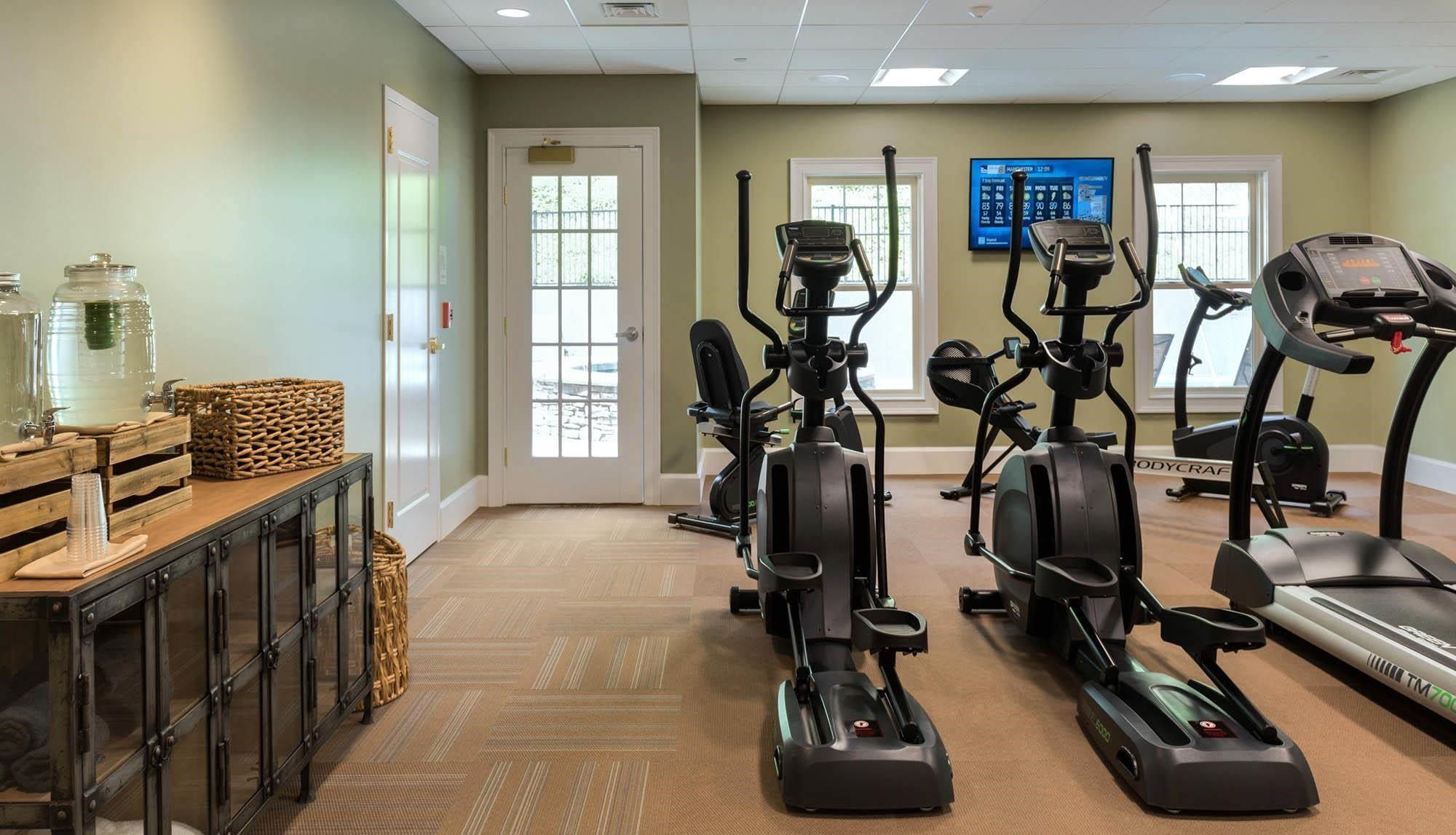 18 Grand Avenue. Bedford, NH 03110