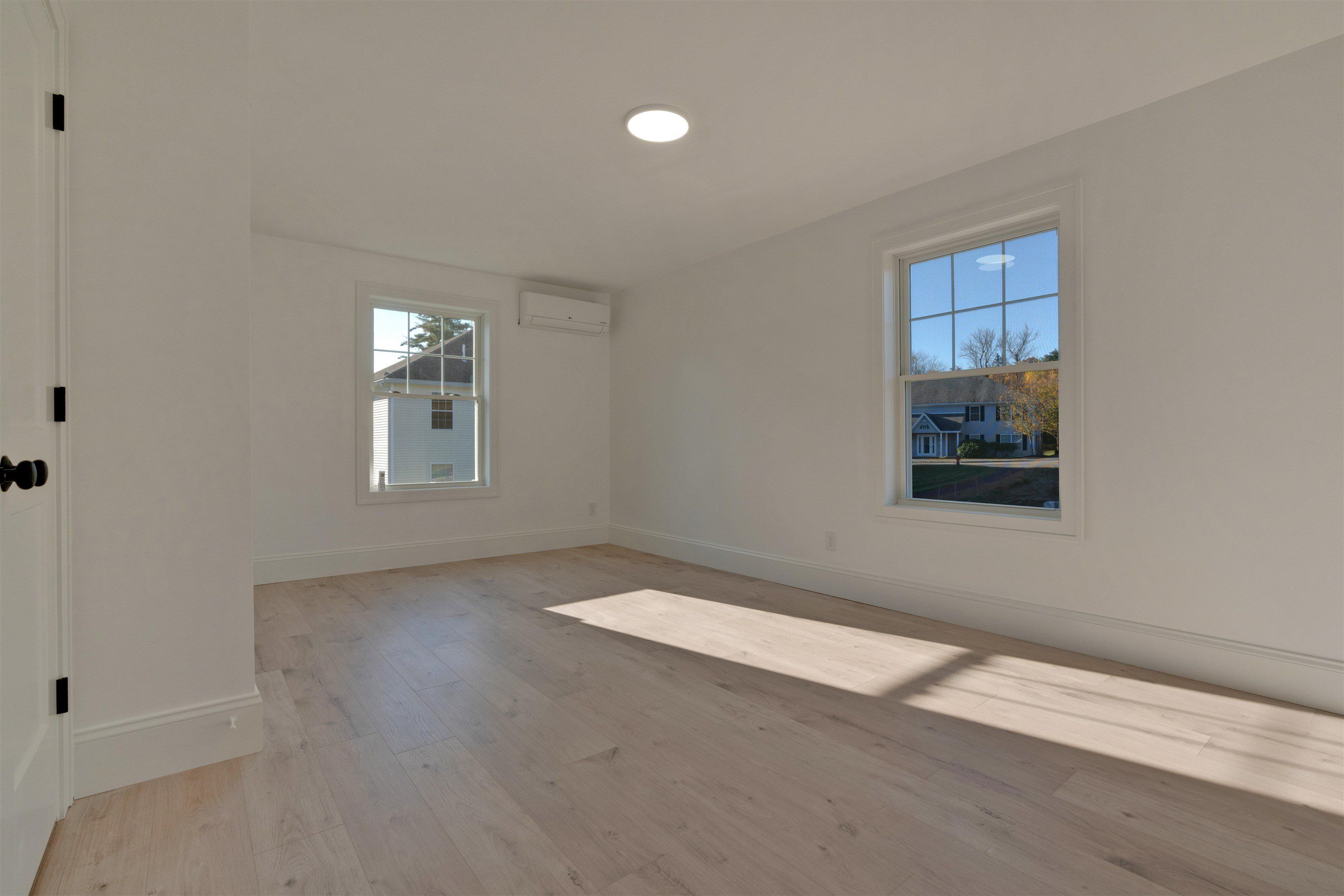 2 Cape Coral Way. Rochester, NH 03867