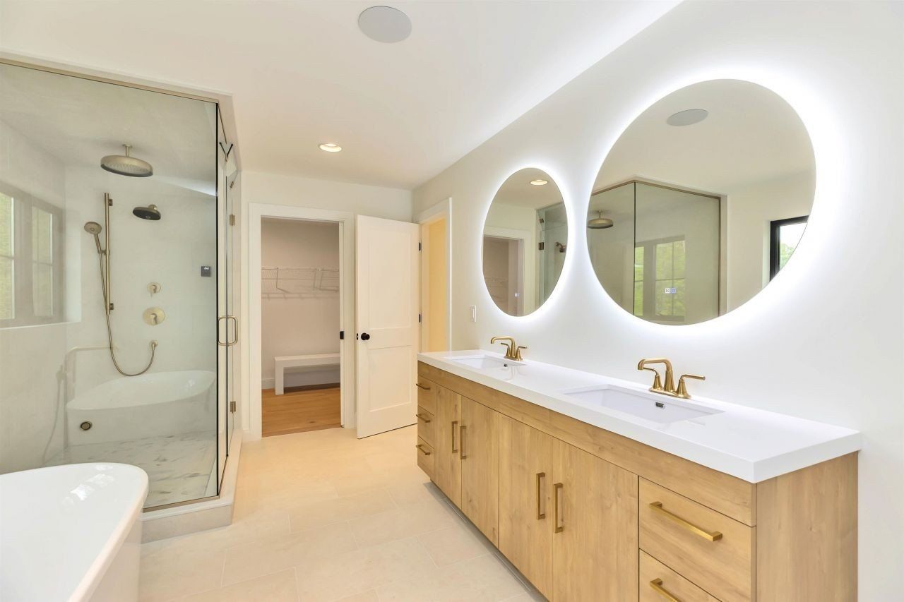 17428 Boiling Kettle Way. Bedford, NH 03110