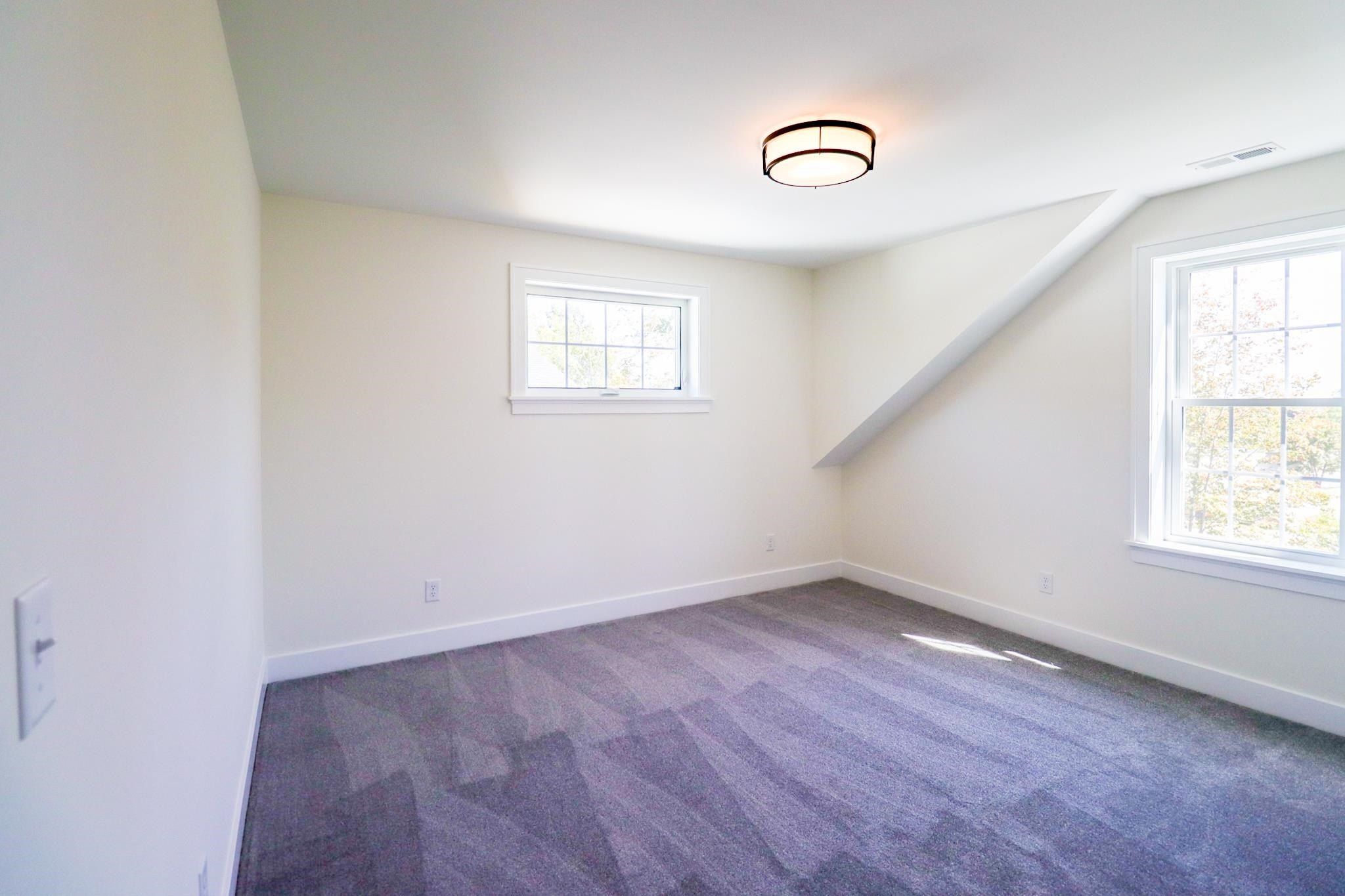 31 Eden Lane. Portsmouth, NH 03801