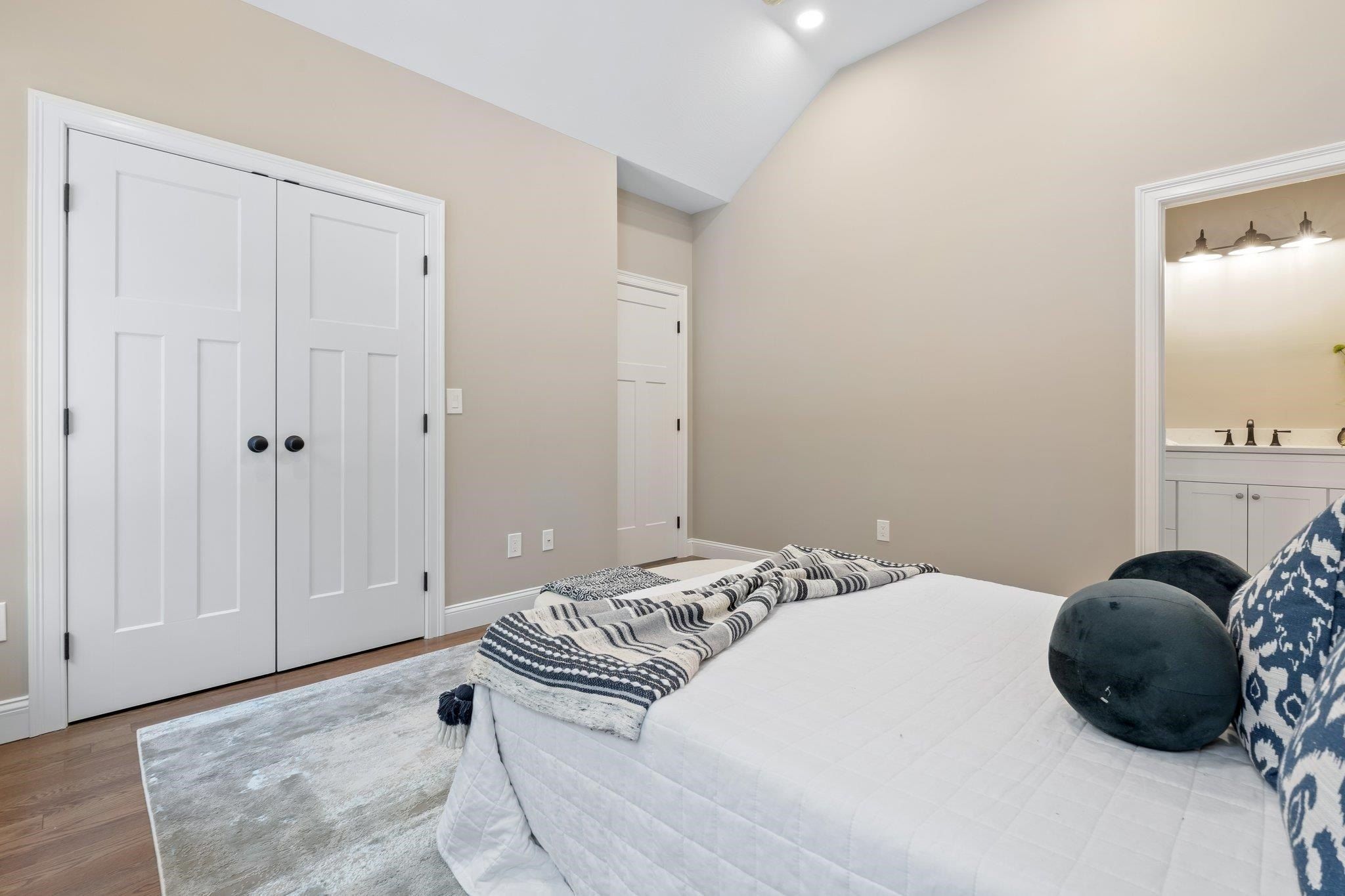 2A Renee Drive. Amherst, NH 03031