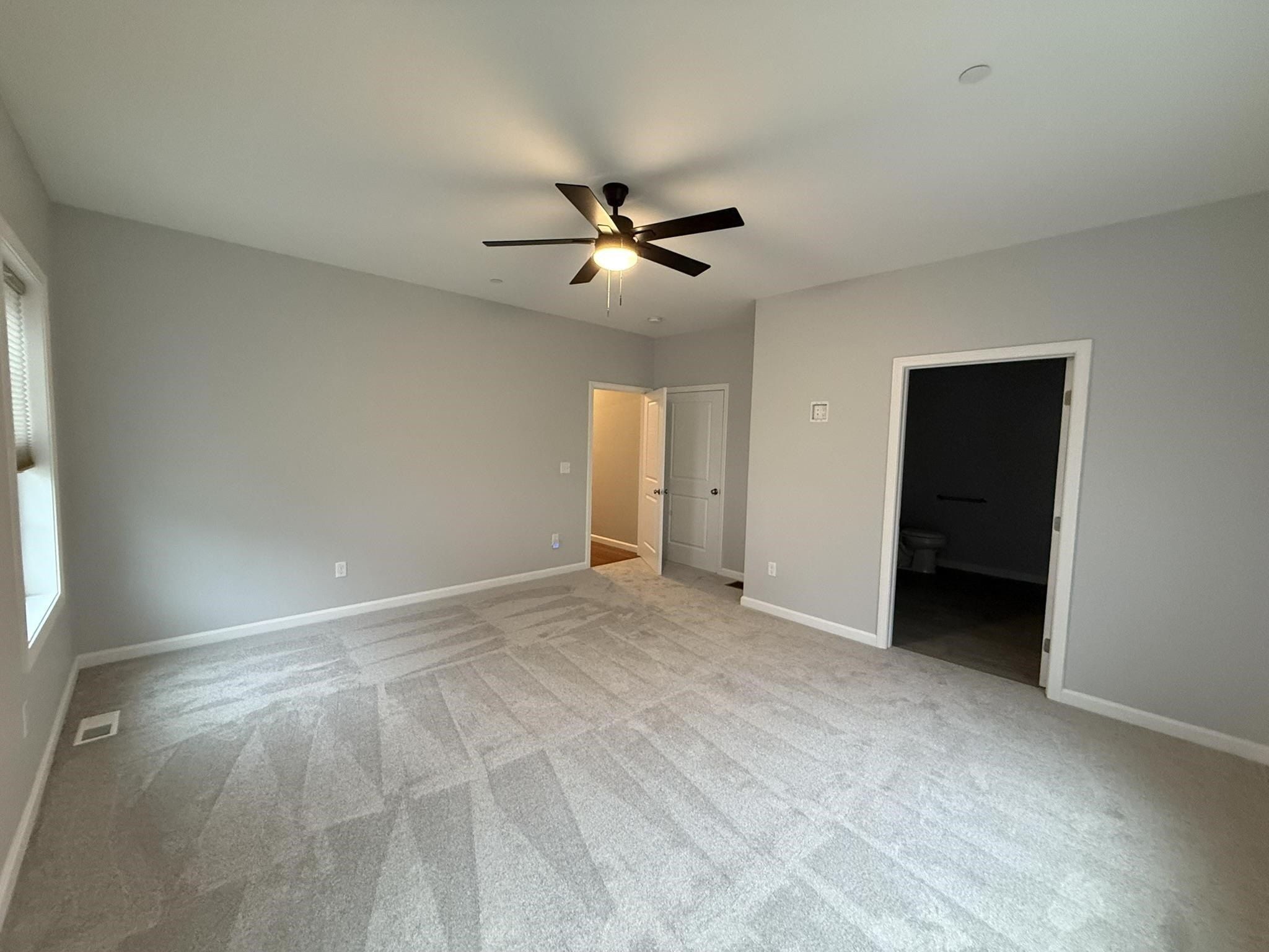 11 Venus Way. Pelham, NH 03076