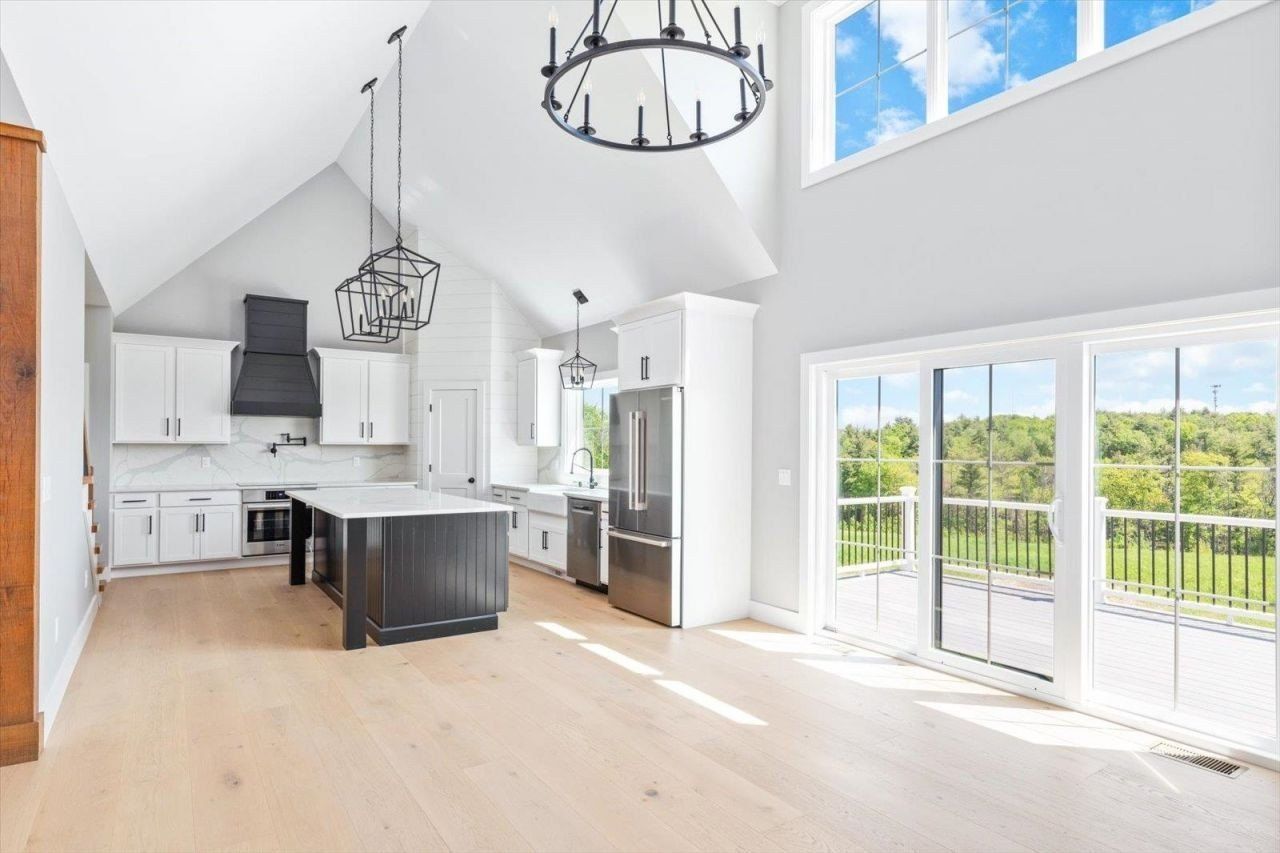 60 Roberts Drive. Jaffrey, NH 03452