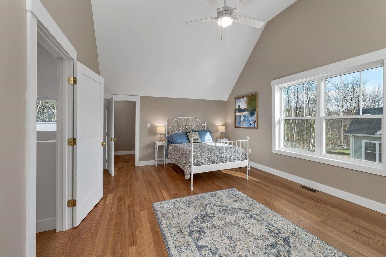 44 Lady Walsingham Way. Laconia, NH 03246