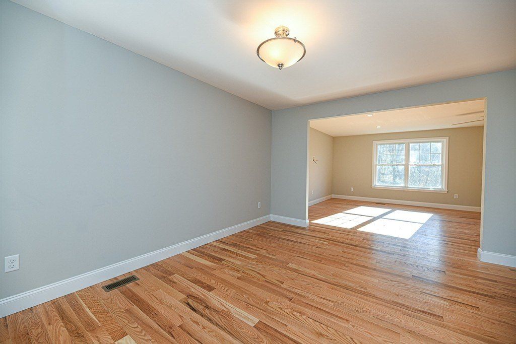 5 Delphi Way. Londonderry, NH 03053