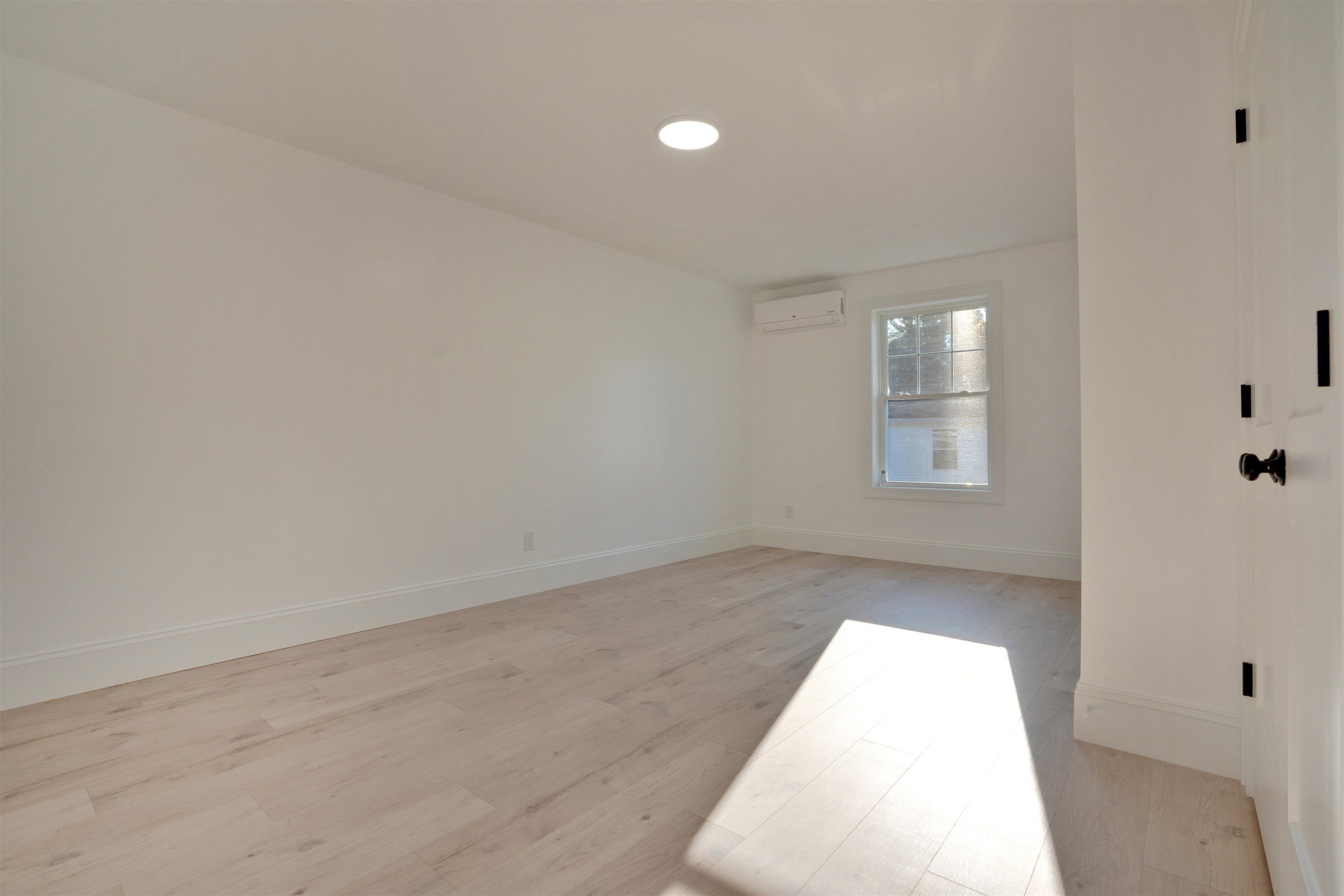 2 Cape Coral Way. Rochester, NH 03867