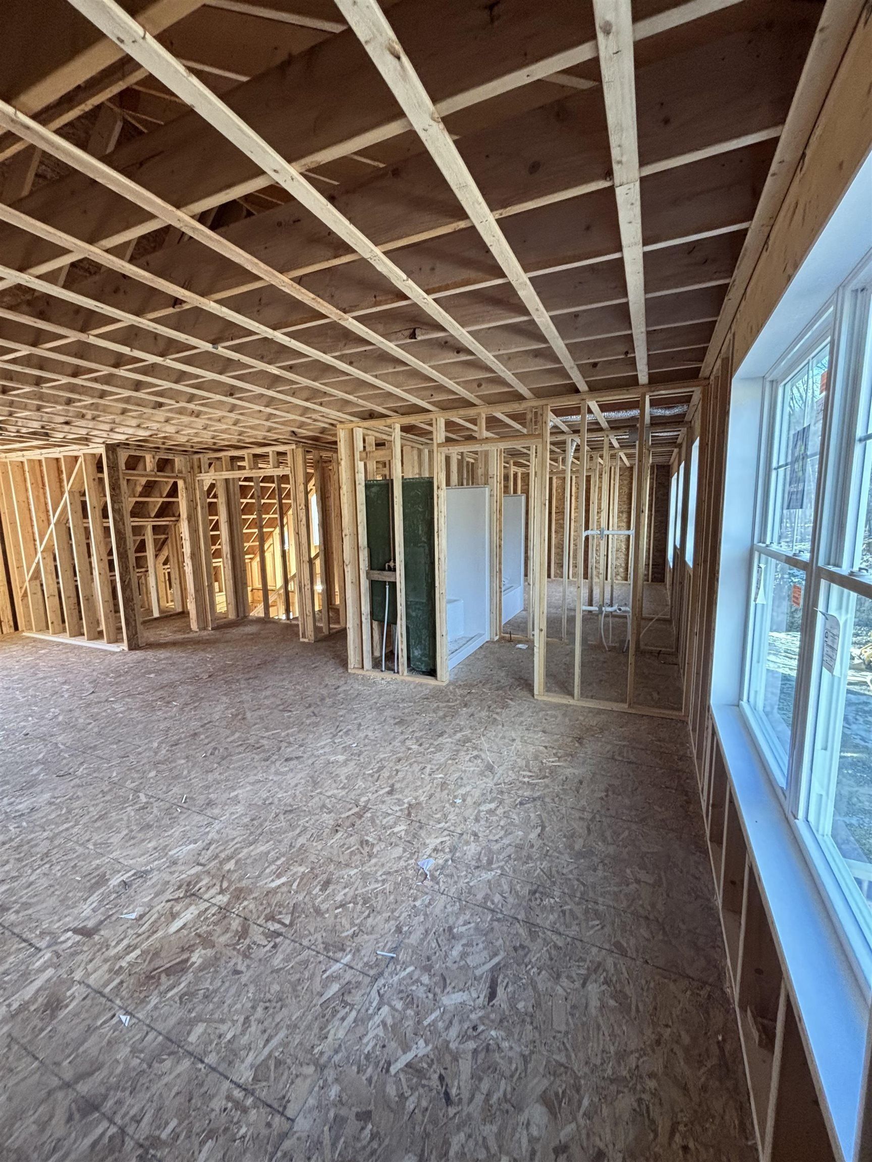 12 Mica Drive. Raymond, NH 03077