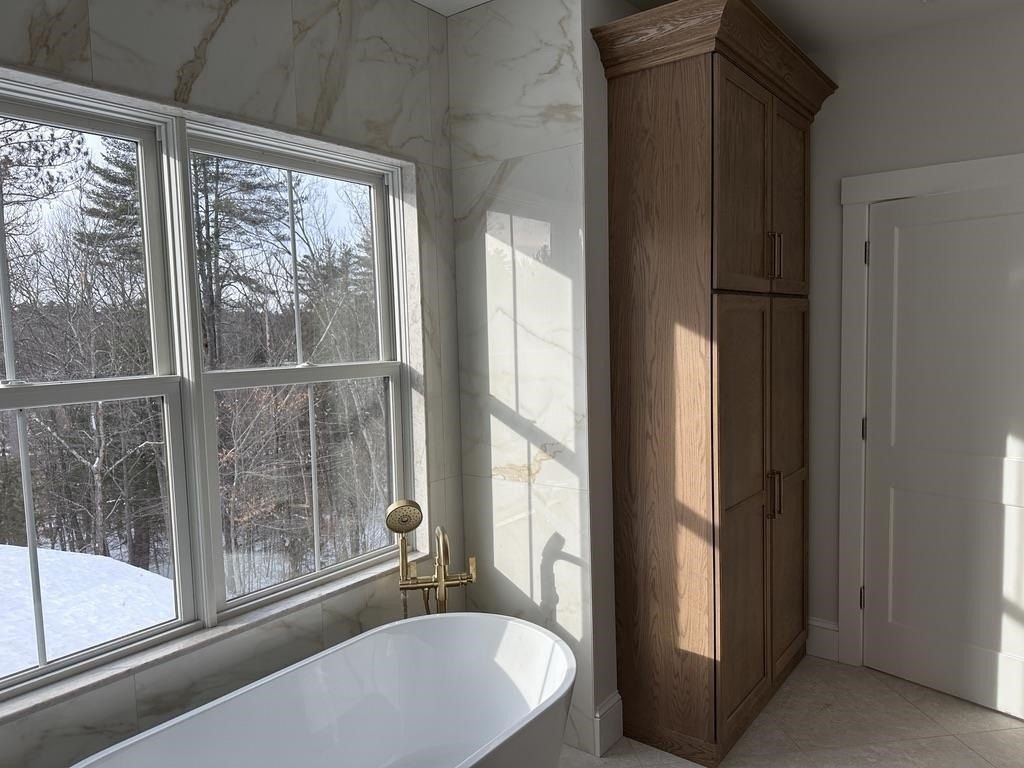 18 Solace Pointe Road. Meredith, NH 03253