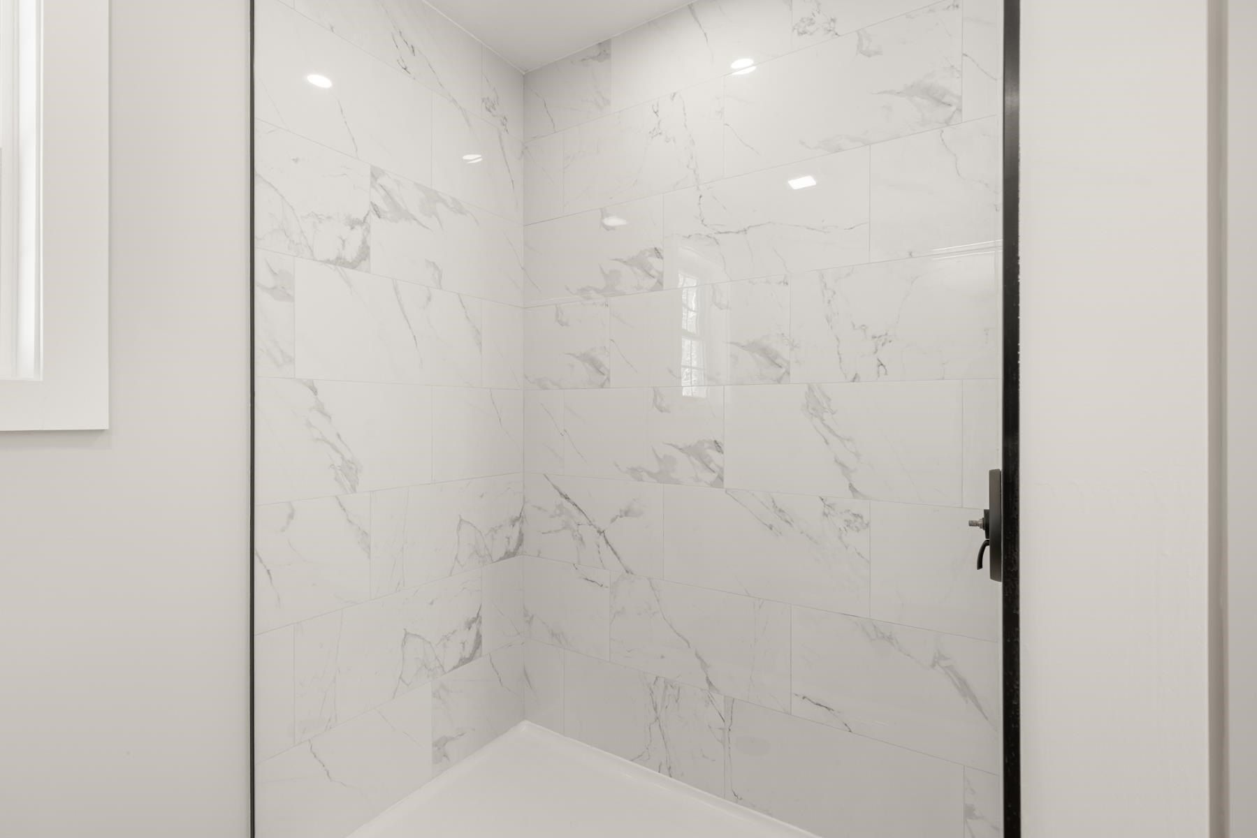 12 Peaslee Road. Rochester, NH 03867