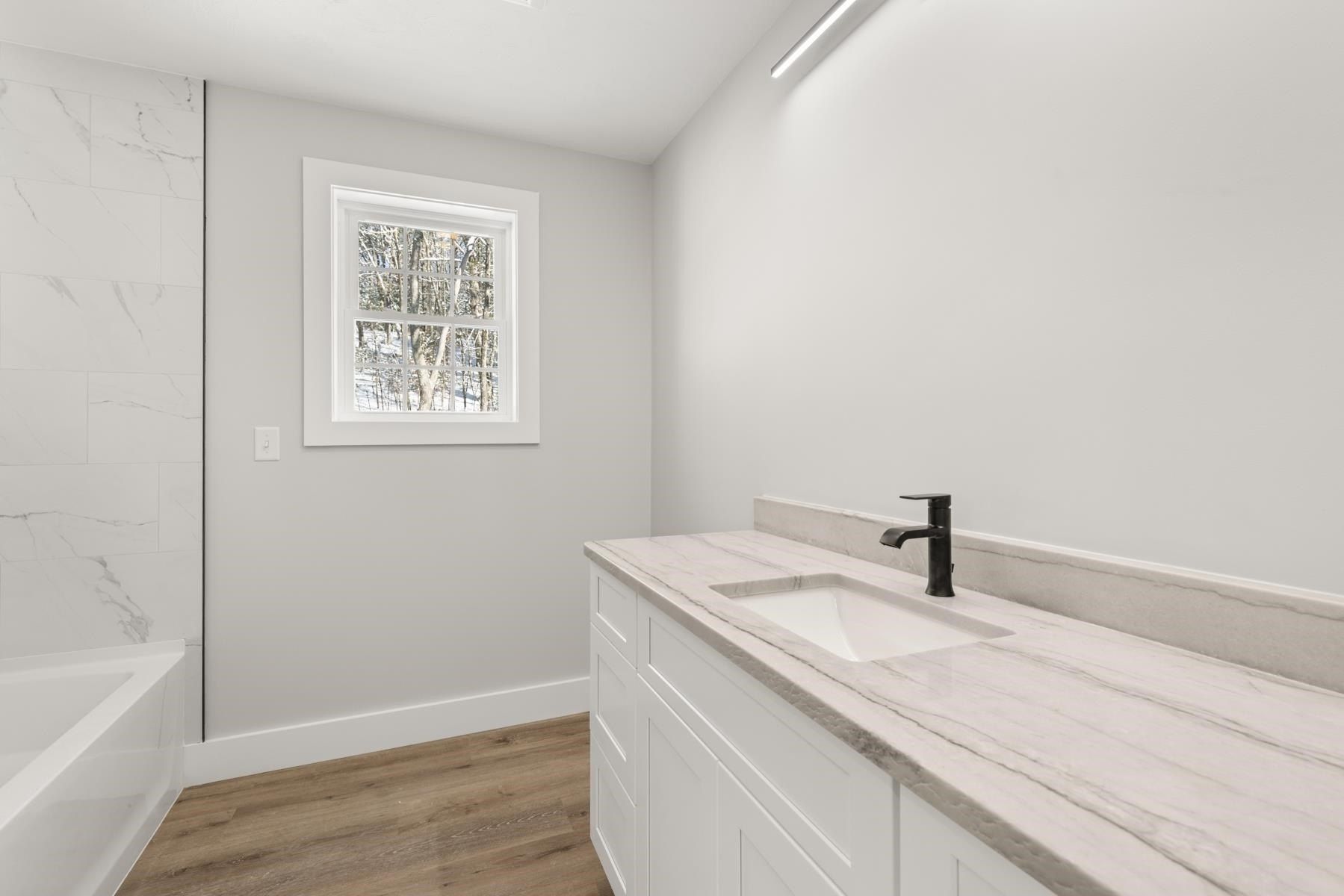 Peaslee Road. Rochester, NH 03867