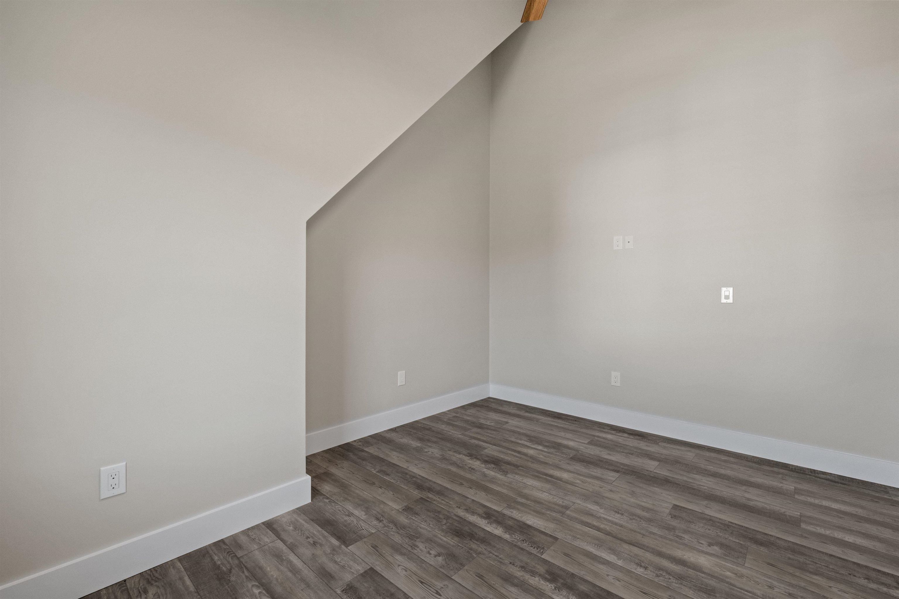 Melinas Way. Thornton, NH 03285