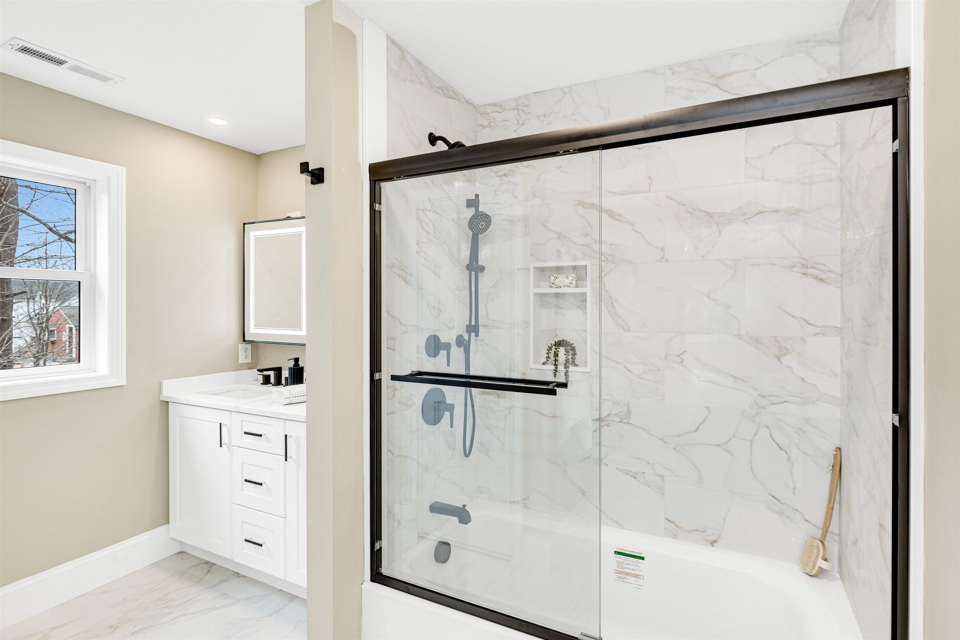 9 Trues Parkway. Sandown, NH 03873