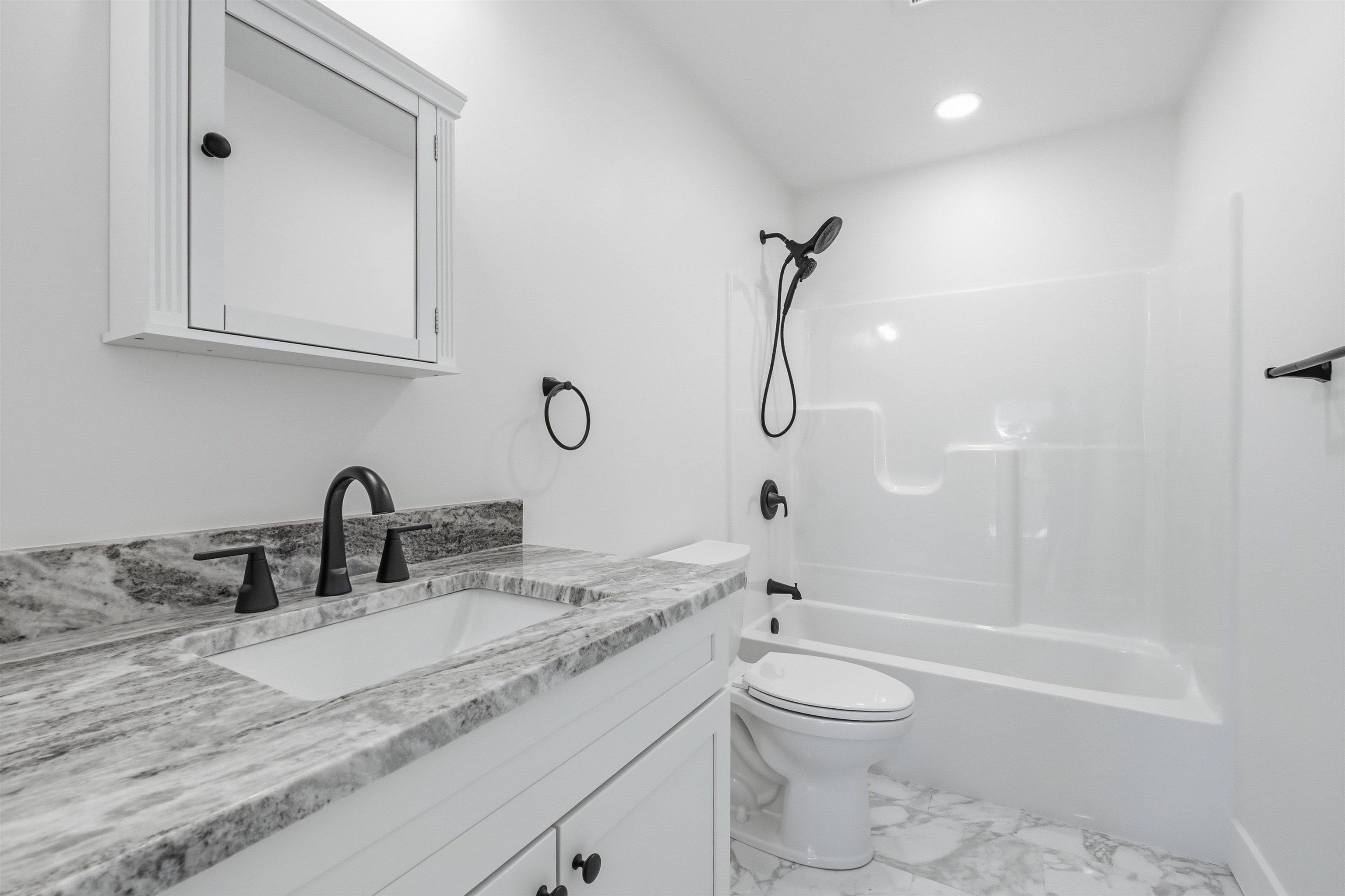 59 Lady Walsingham Way. Laconia, NH 03246