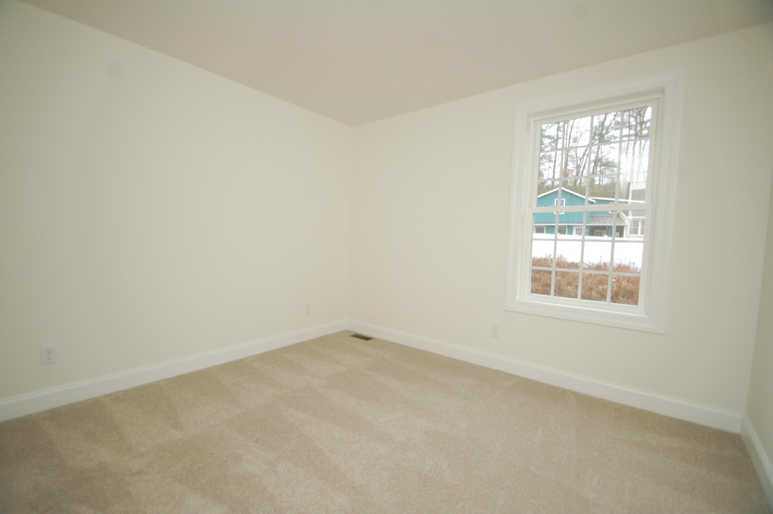 4A Dearborn Circle. Goffstown, NH 03045