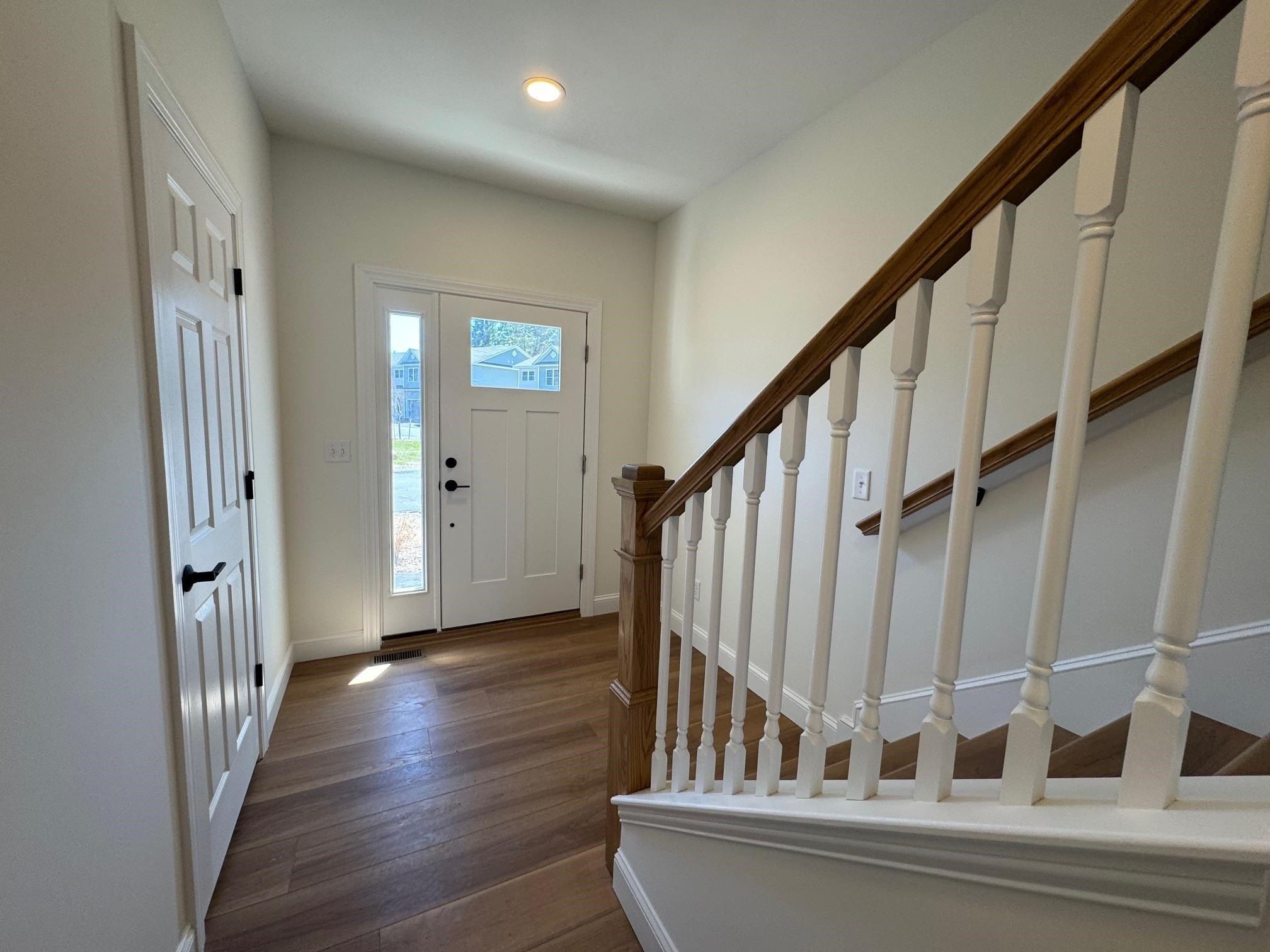 8A Dearborn Circle. Goffstown, NH 03045