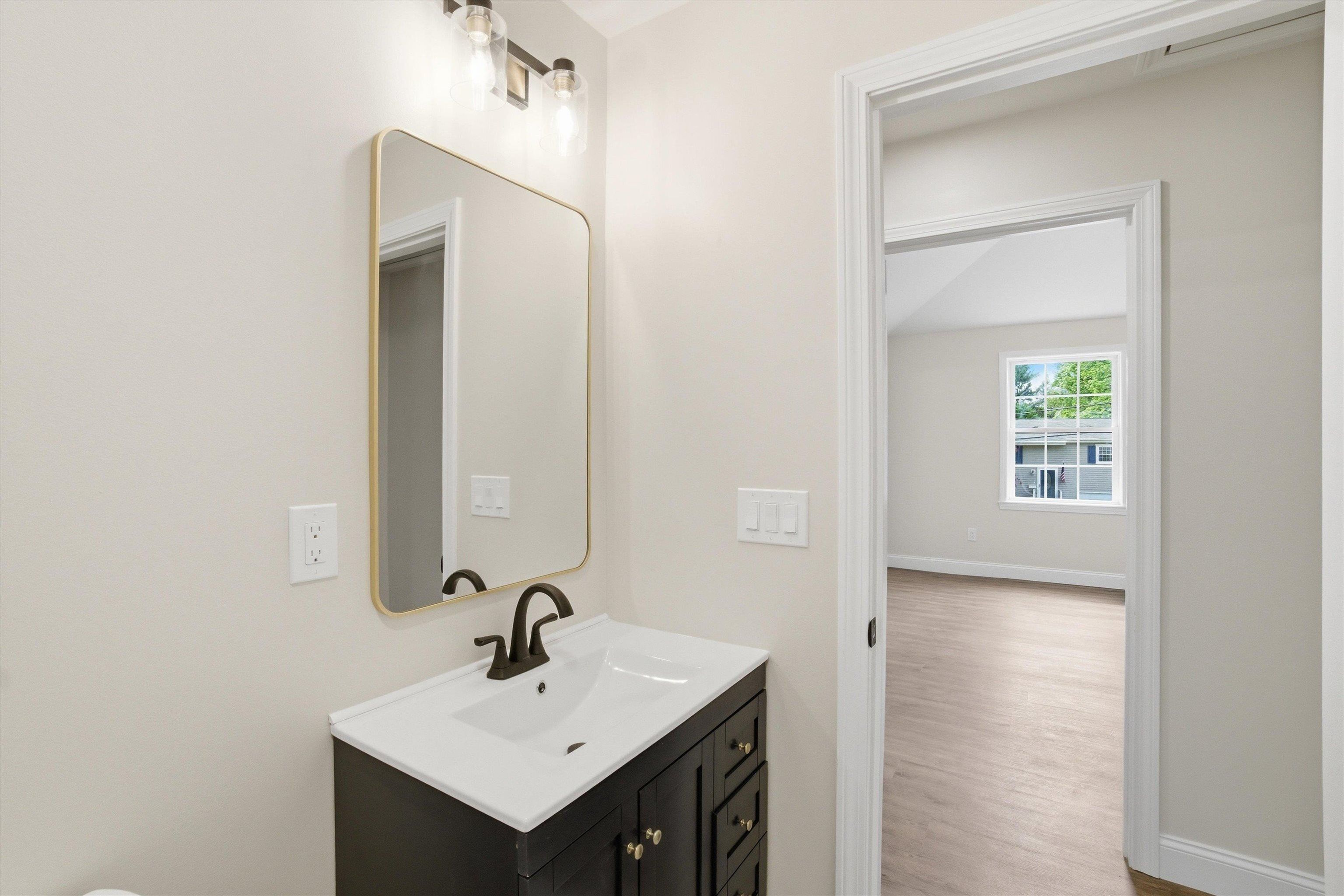 6 Pleasant Street. Derry, NH 03038
