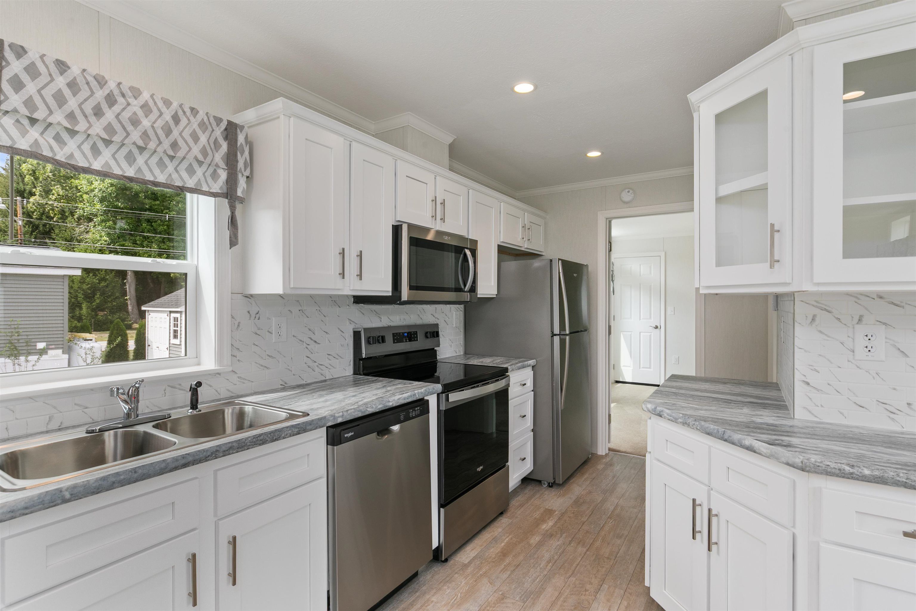 84 Caddy Drive. Salem, NH 03079