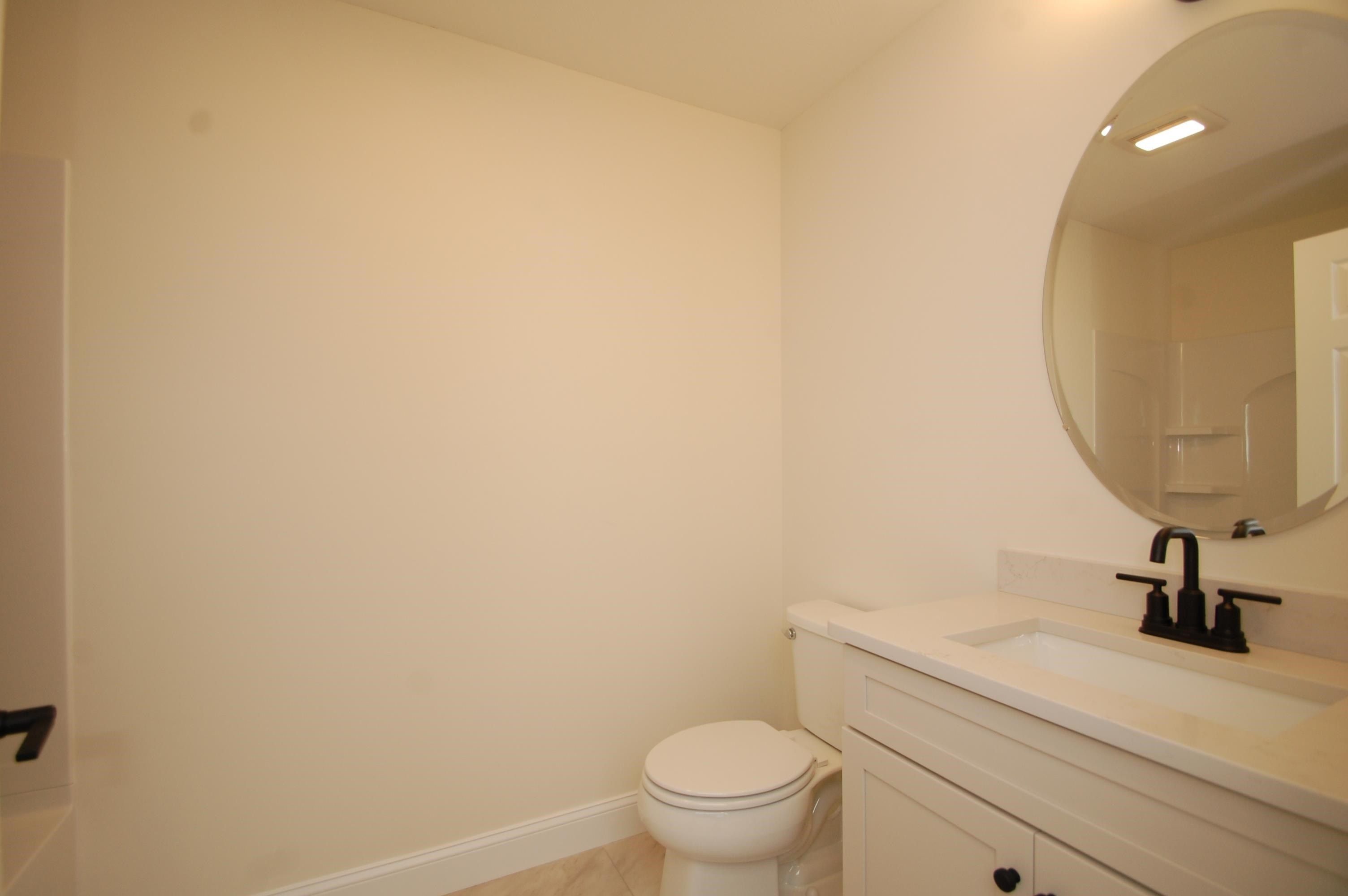 3B Dearborn Circle. Goffstown, NH 03045