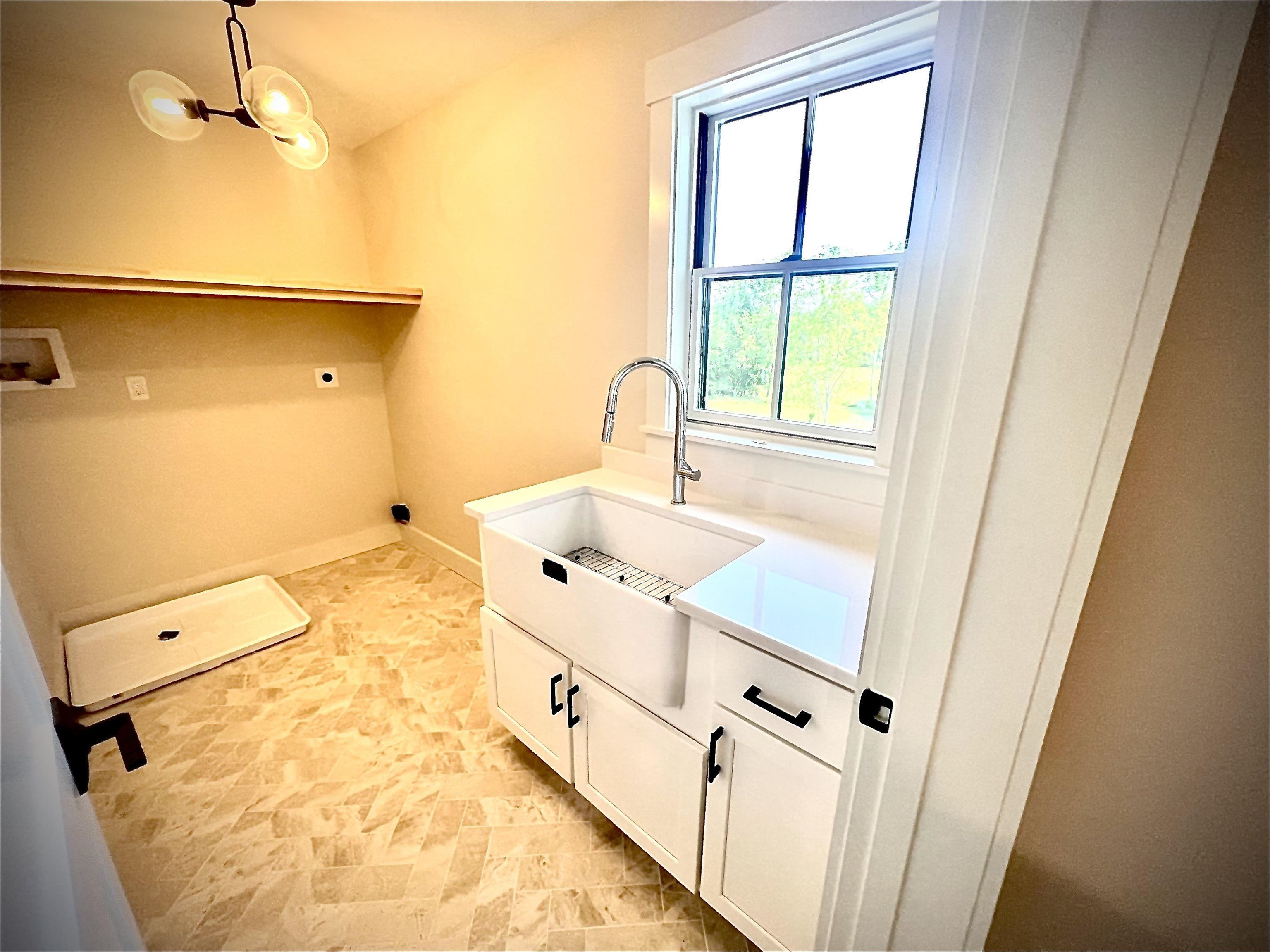 22 Hilliard Road. Kensington, NH 03833