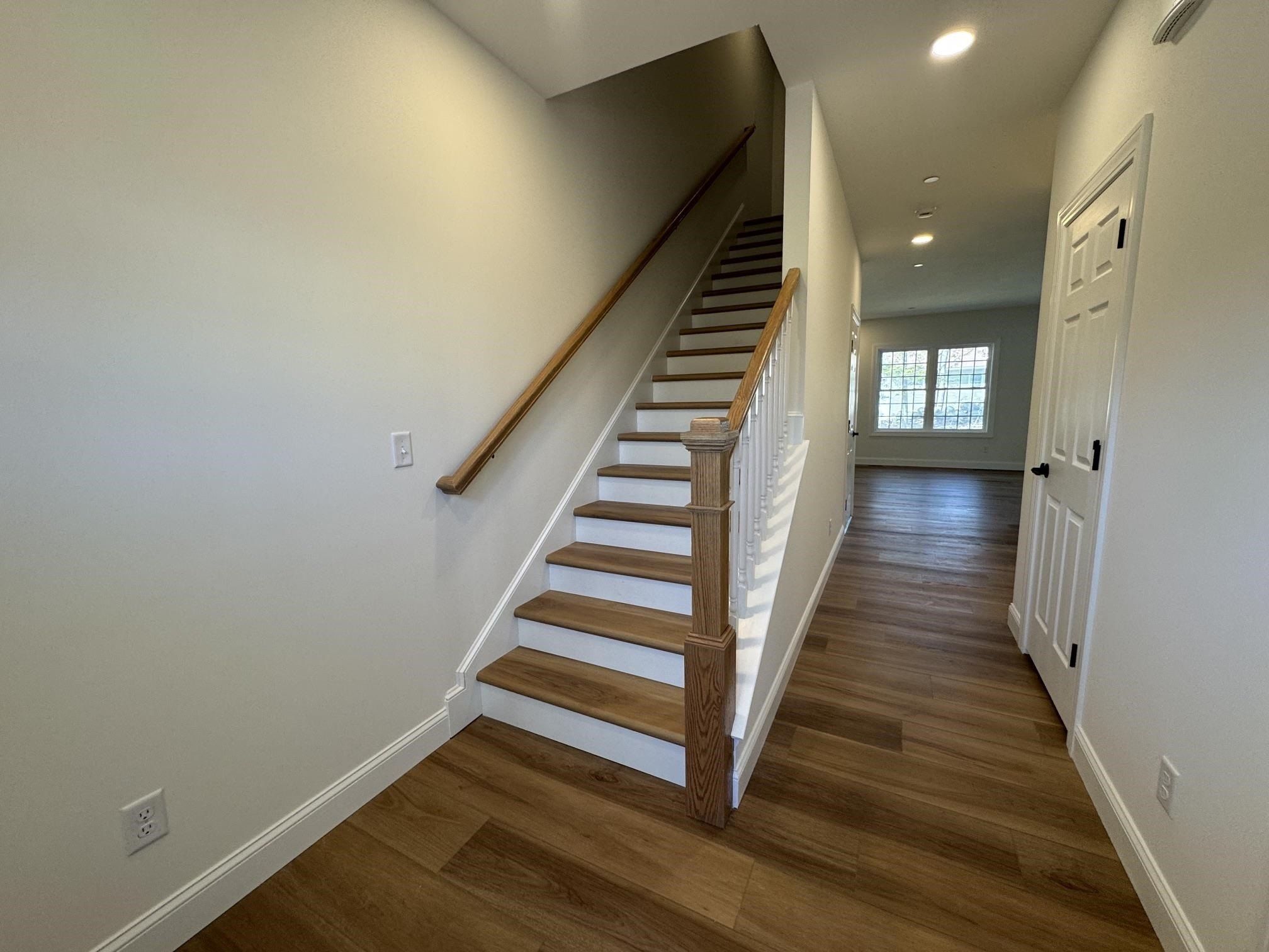 8C Dearborn Circle. Goffstown, NH 03045