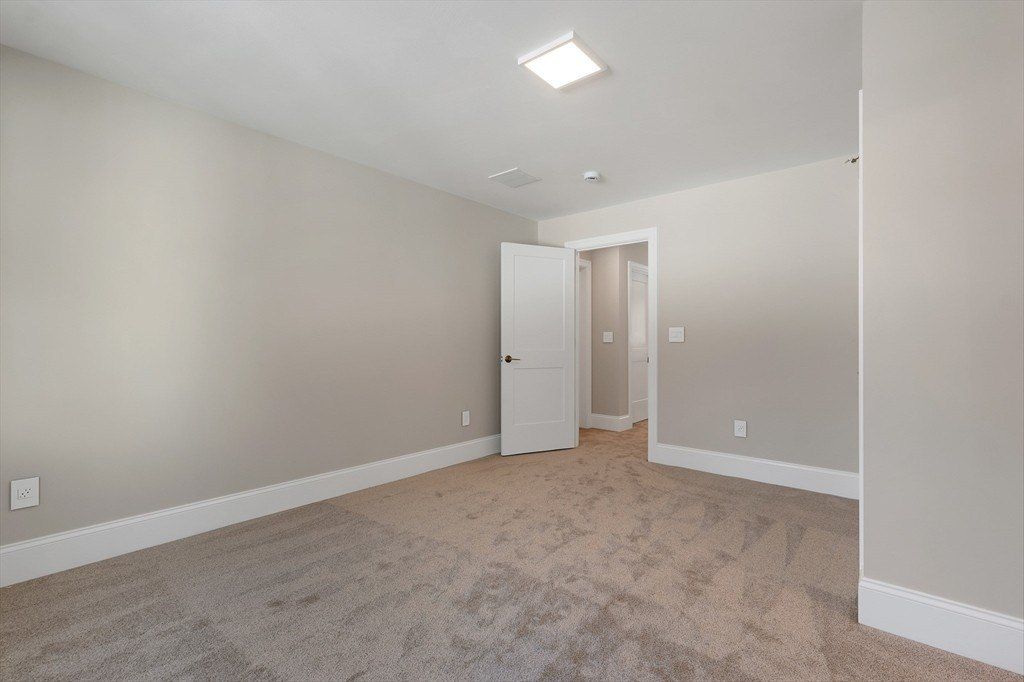 131 County Road. Amherst, NH 03031