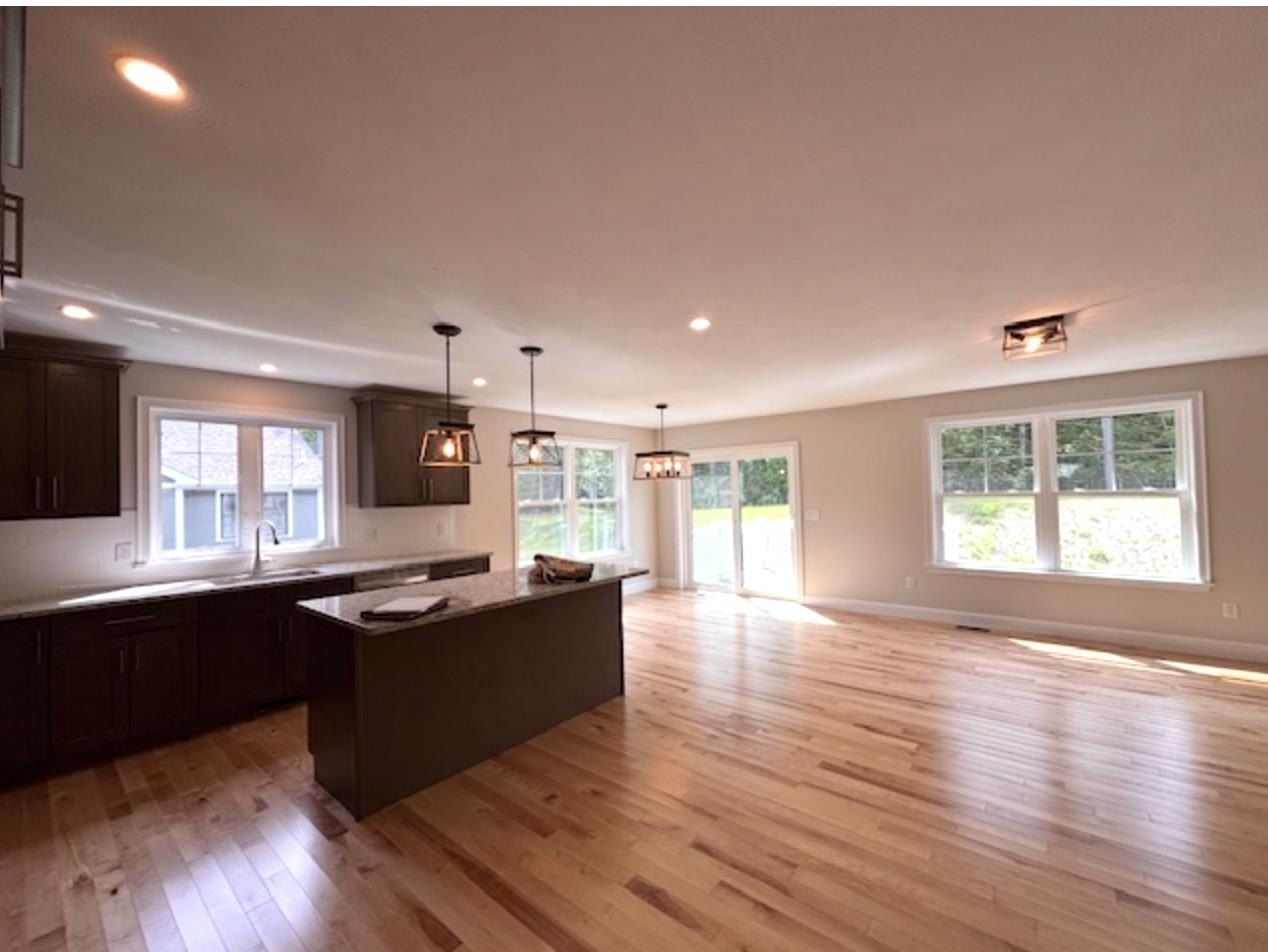 44 Edgewater Drive. Brentwood, NH 03833