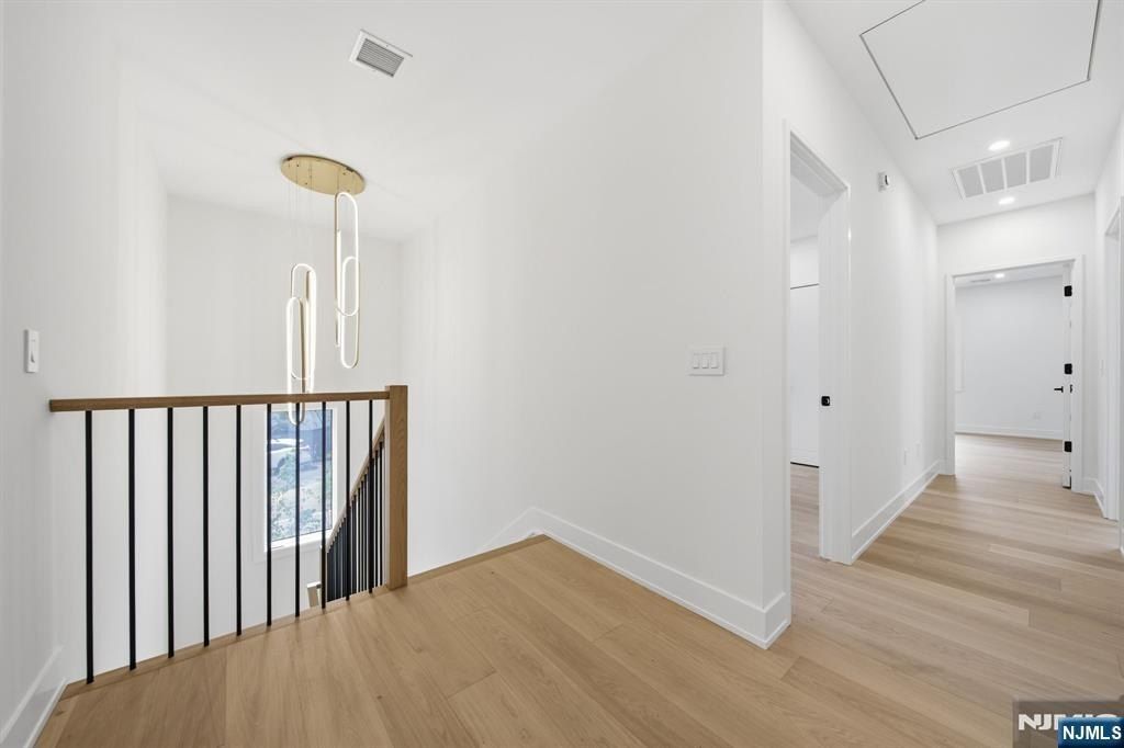 224 Riveredge Road. Tenafly, NJ 07670