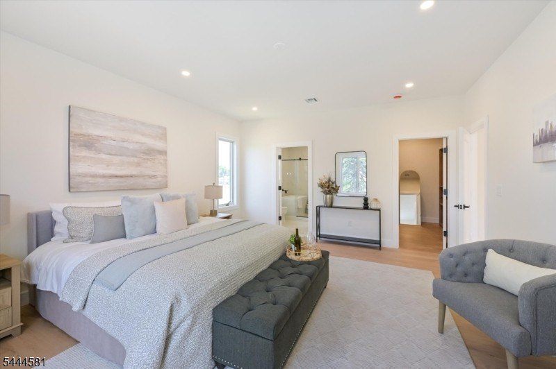 6 Patton Ct. Rochelle Park, NJ 07662