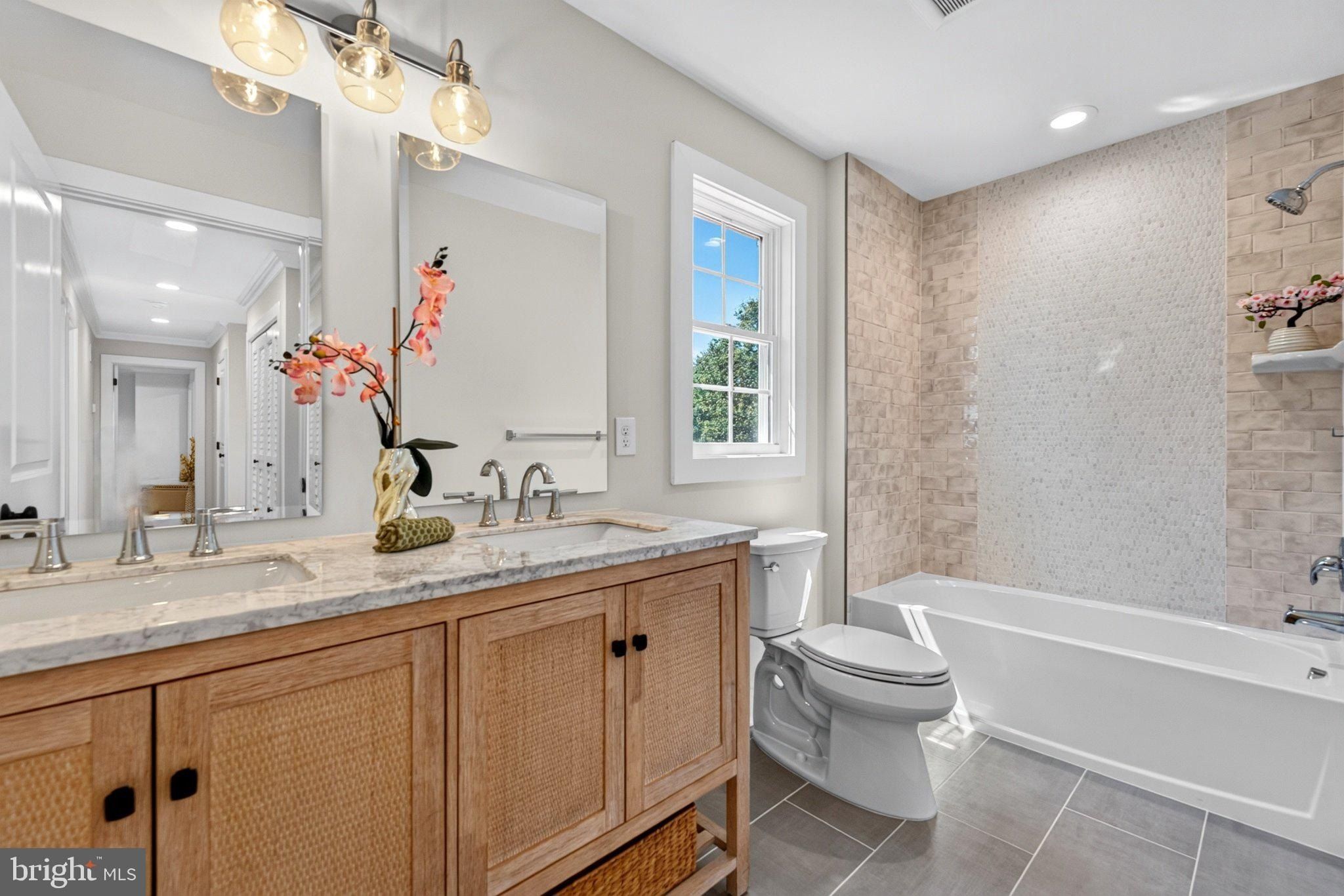 2A Voorhees Avenue. Hopewell, NJ 08525
