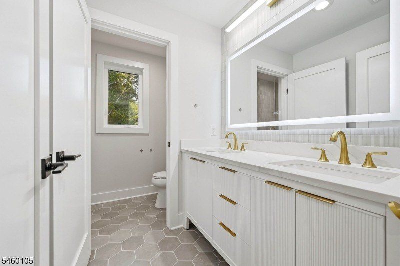 Claremont Ave. Livingston, NJ 07039