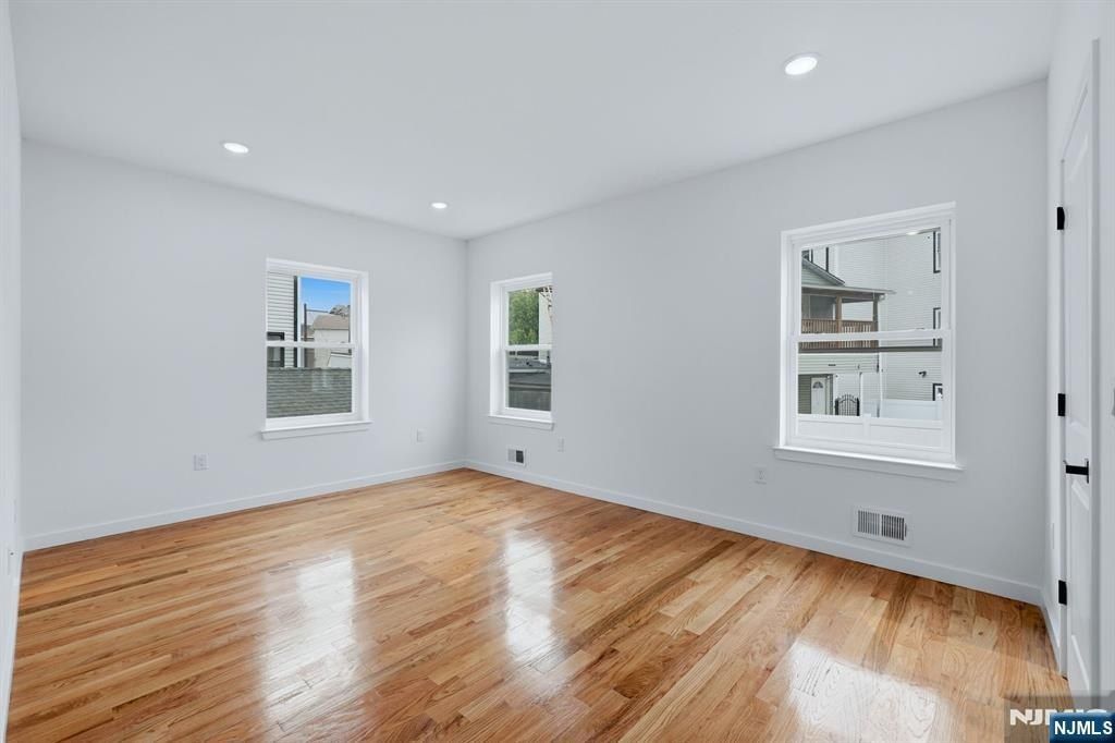 54 Pennsylvania Avenue. Newark, NJ 07114