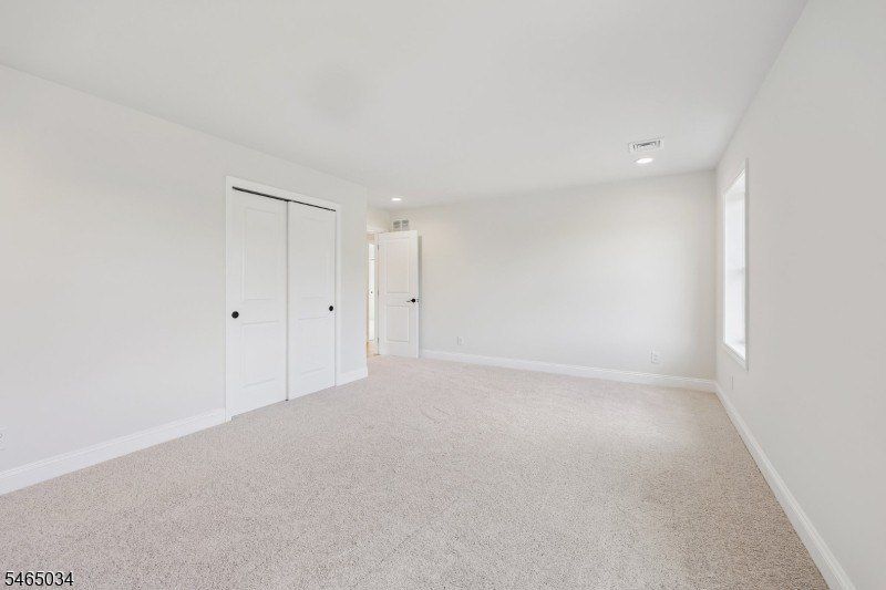111 Beaver Run Rd. Hamburg, NJ 07419