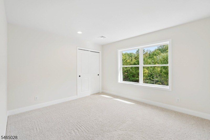 107 Beaver Run Rd. Hamburg, NJ 07419