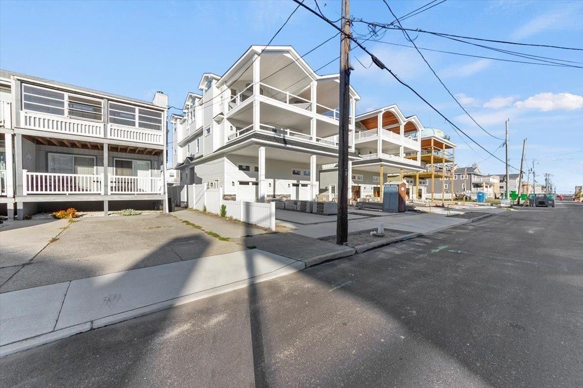 227 40Th. Sea Isle City, NJ 08243