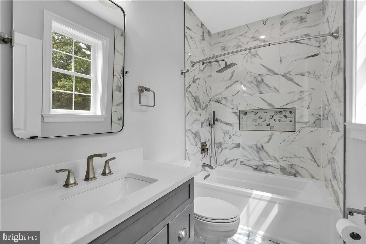 124 Running Deer Trail. Pittsgrove, NJ 08318