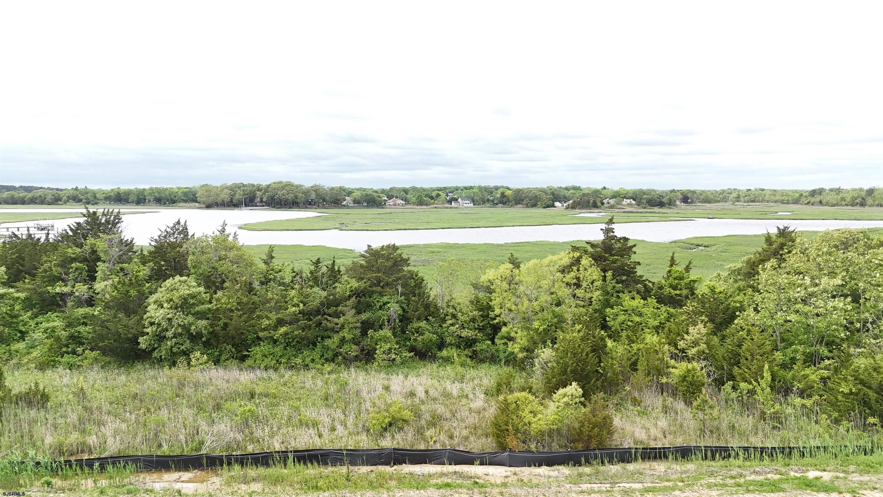 35 Creek Ln. Linwood, NJ 08221