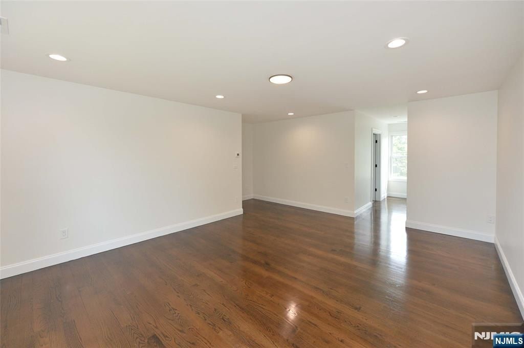 610 River Road. Fair Lawn, NJ 07410