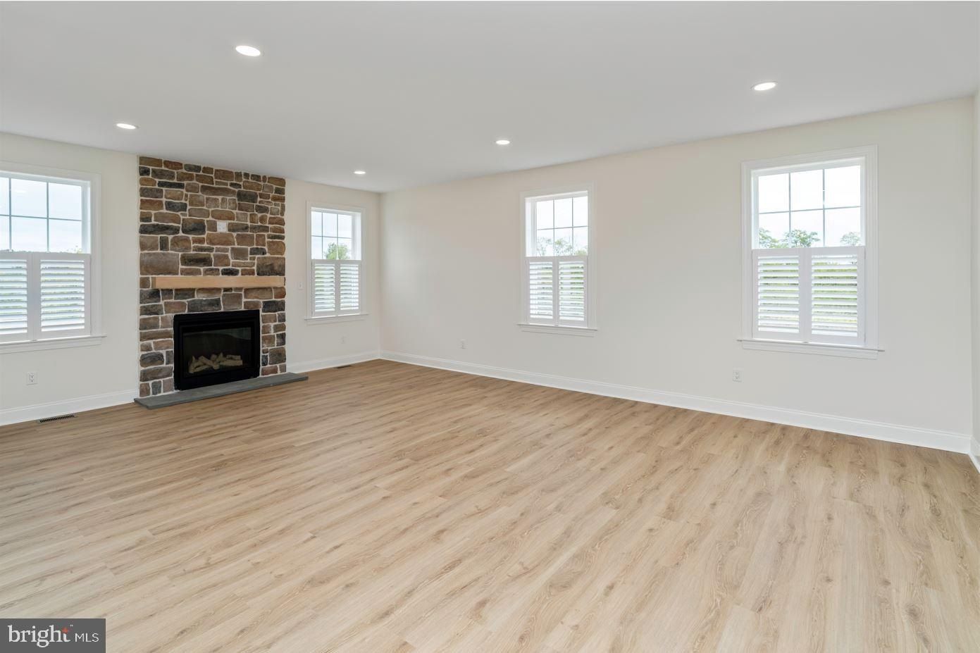 35 Barbertown Point Breeze Road. Frenchtown, NJ 08825