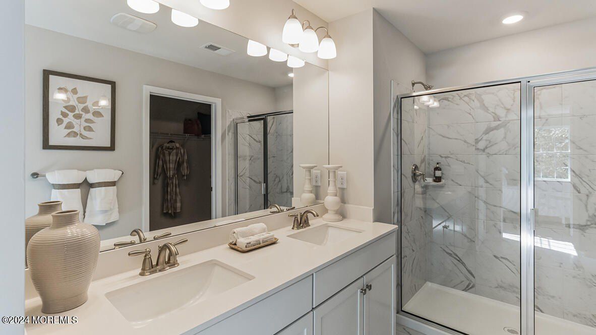 41 Victoria Gardens Square. Neptune, NJ 07753