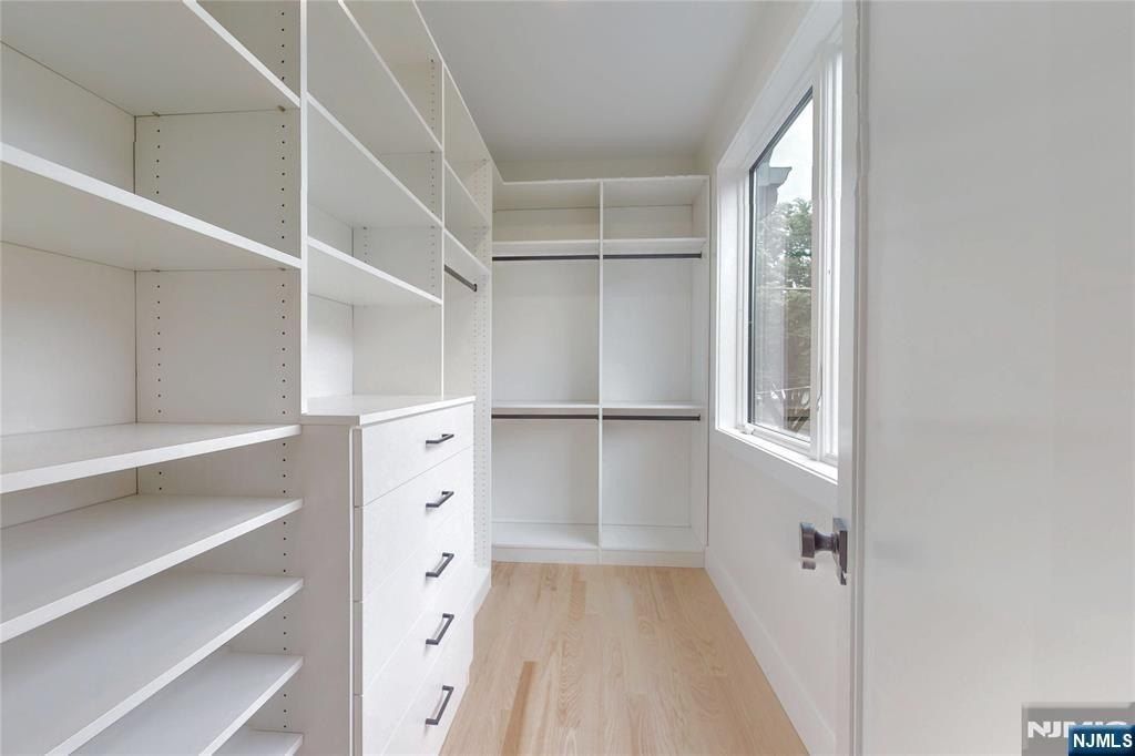 415 Bailey Road. Paramus, NJ 07652