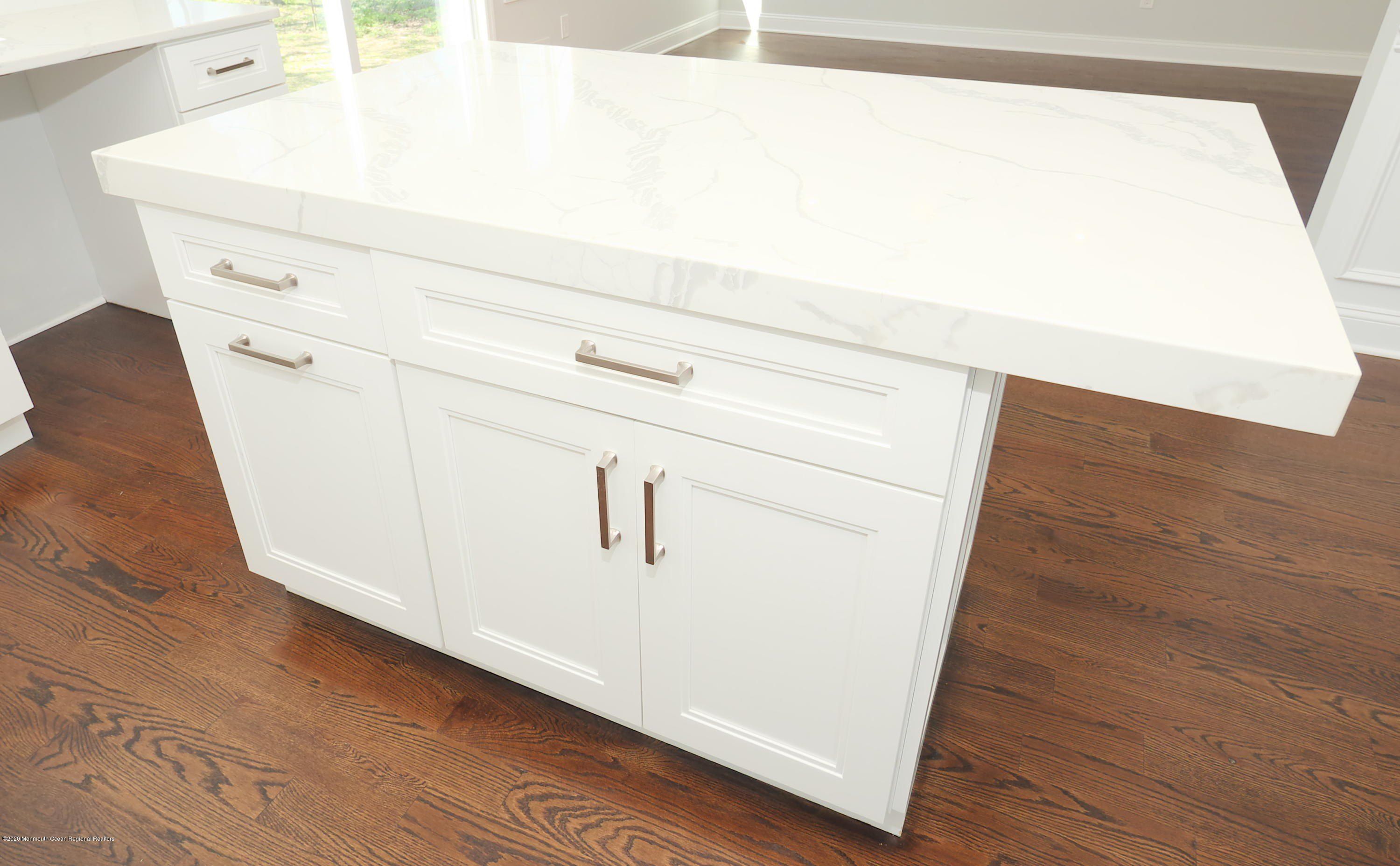 910 Malden Drive. Keyport, NJ 07735